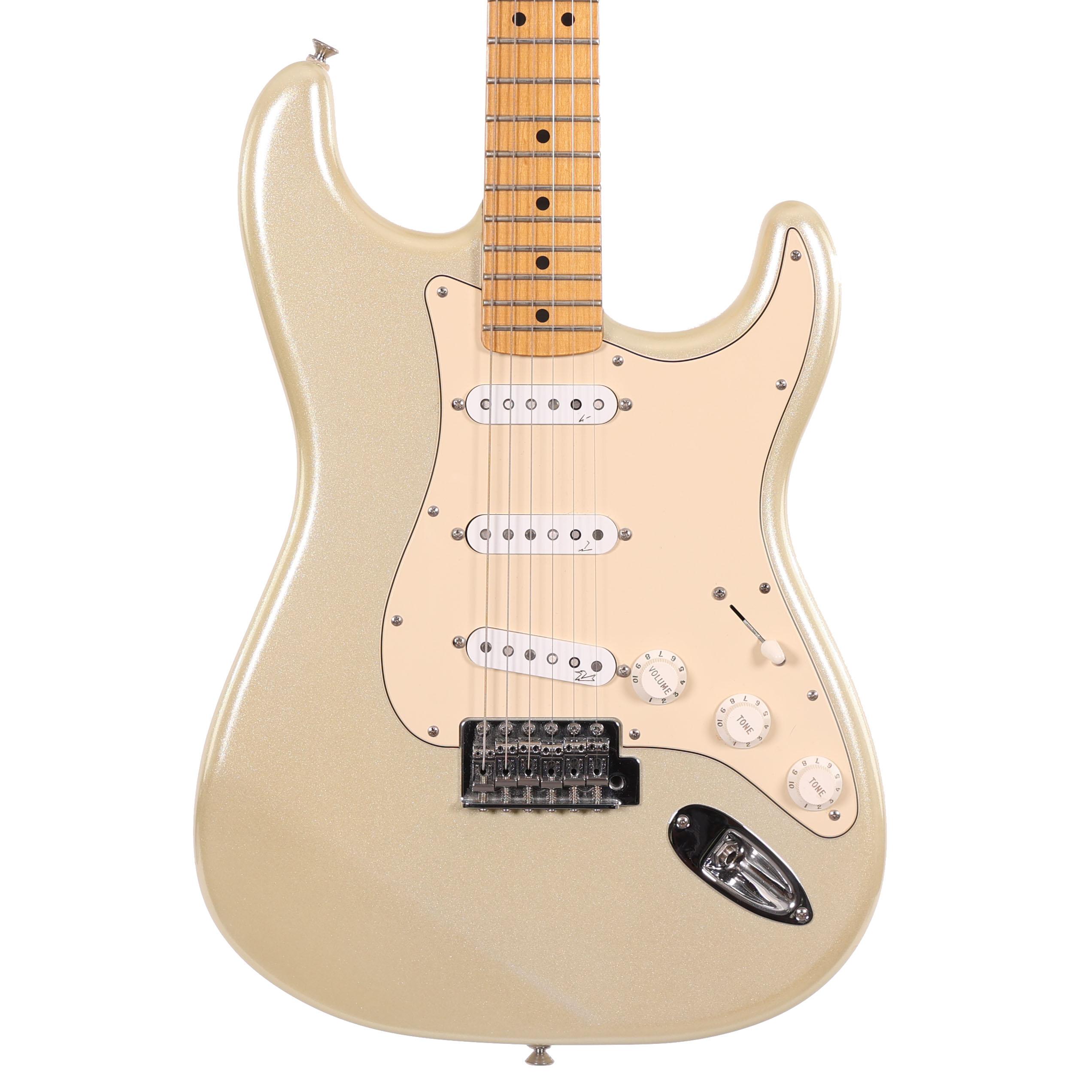 Second Hand Fender Player Stratocaster in Shoreline Gold 530 - SH-235-2530 (3).jpg