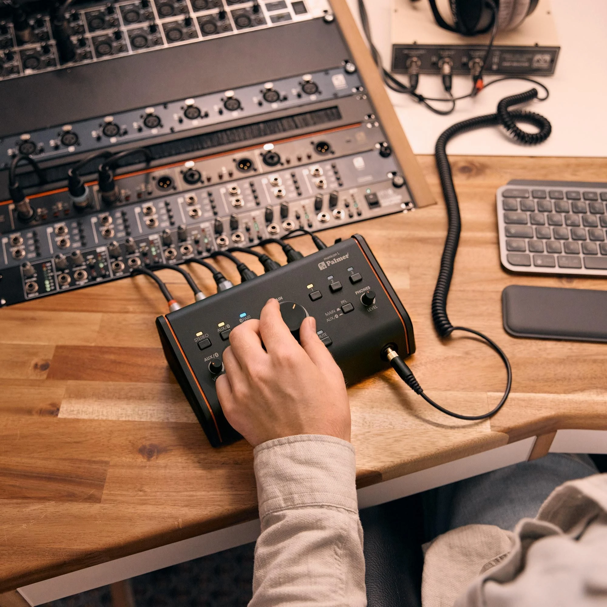Palmer Monicon L G2 Studio Monitor Controller - PMONICONLG2_8 (1).jpg