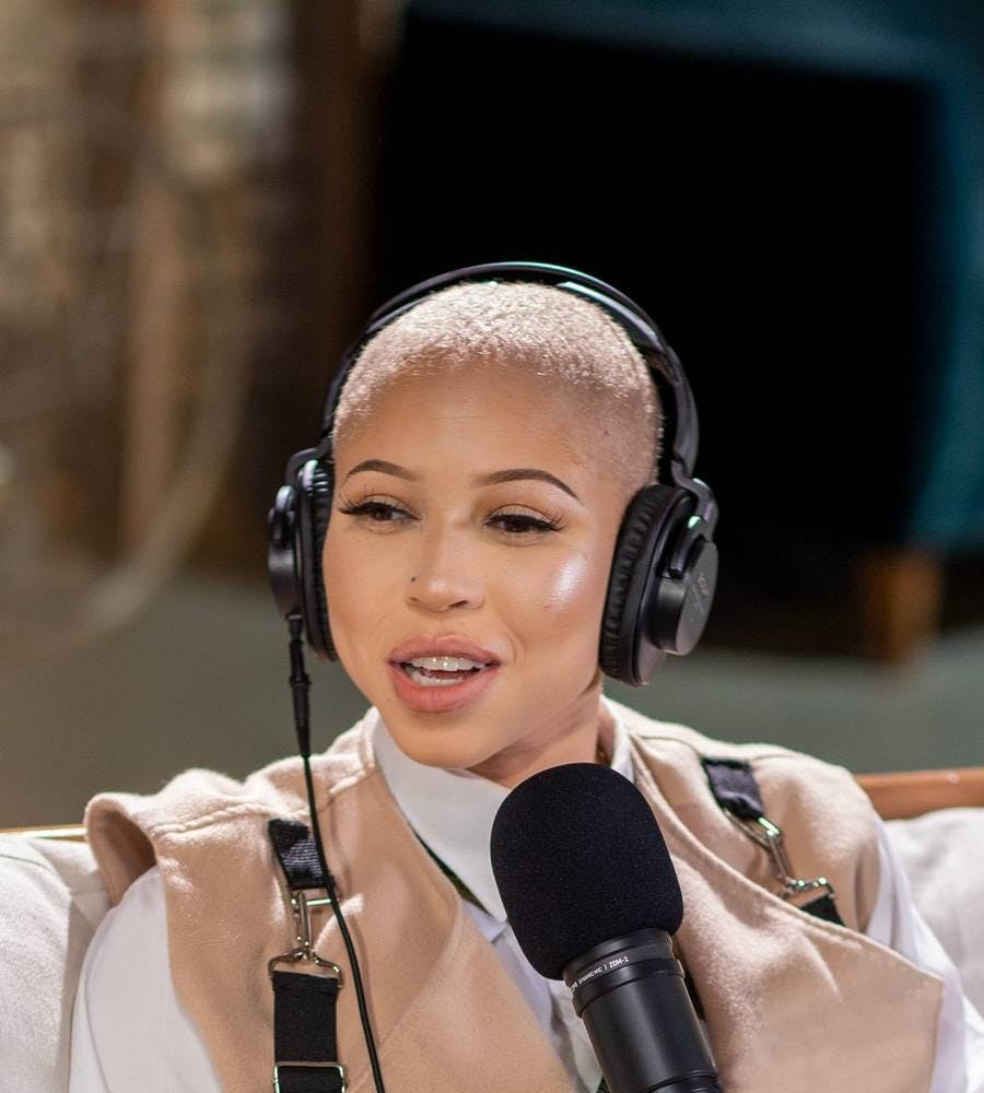 Zoom ZDM-1 Podcast Mic Pack - 539909-1663665958073.jpg