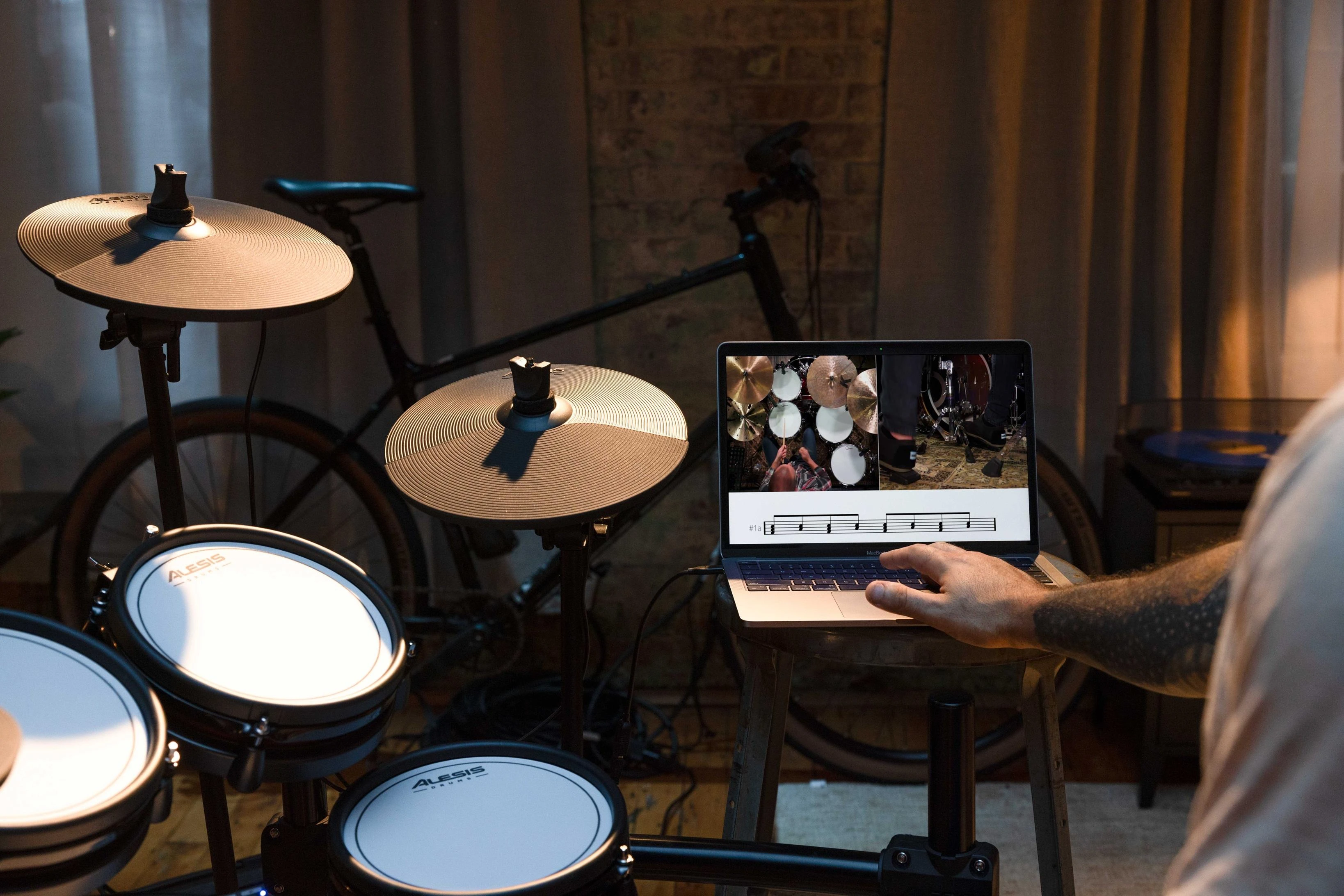 Alesis Nitro Ultimate Electronic Drum Kit  - NITROULTIMATE (4)_compressed.jpg