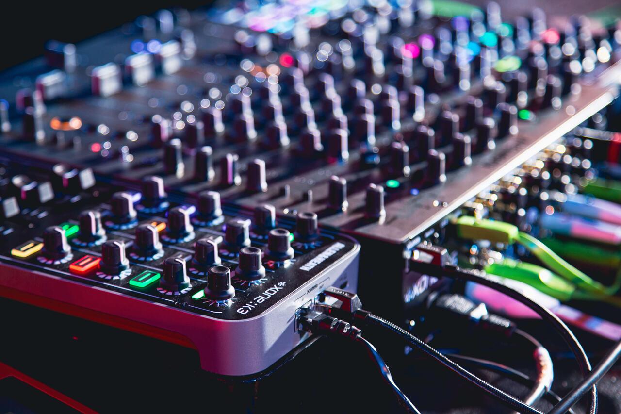 Allen & Heath Xone:K3 Customisable MIDI Controller - XONEK3-lifestyle (5).jpg