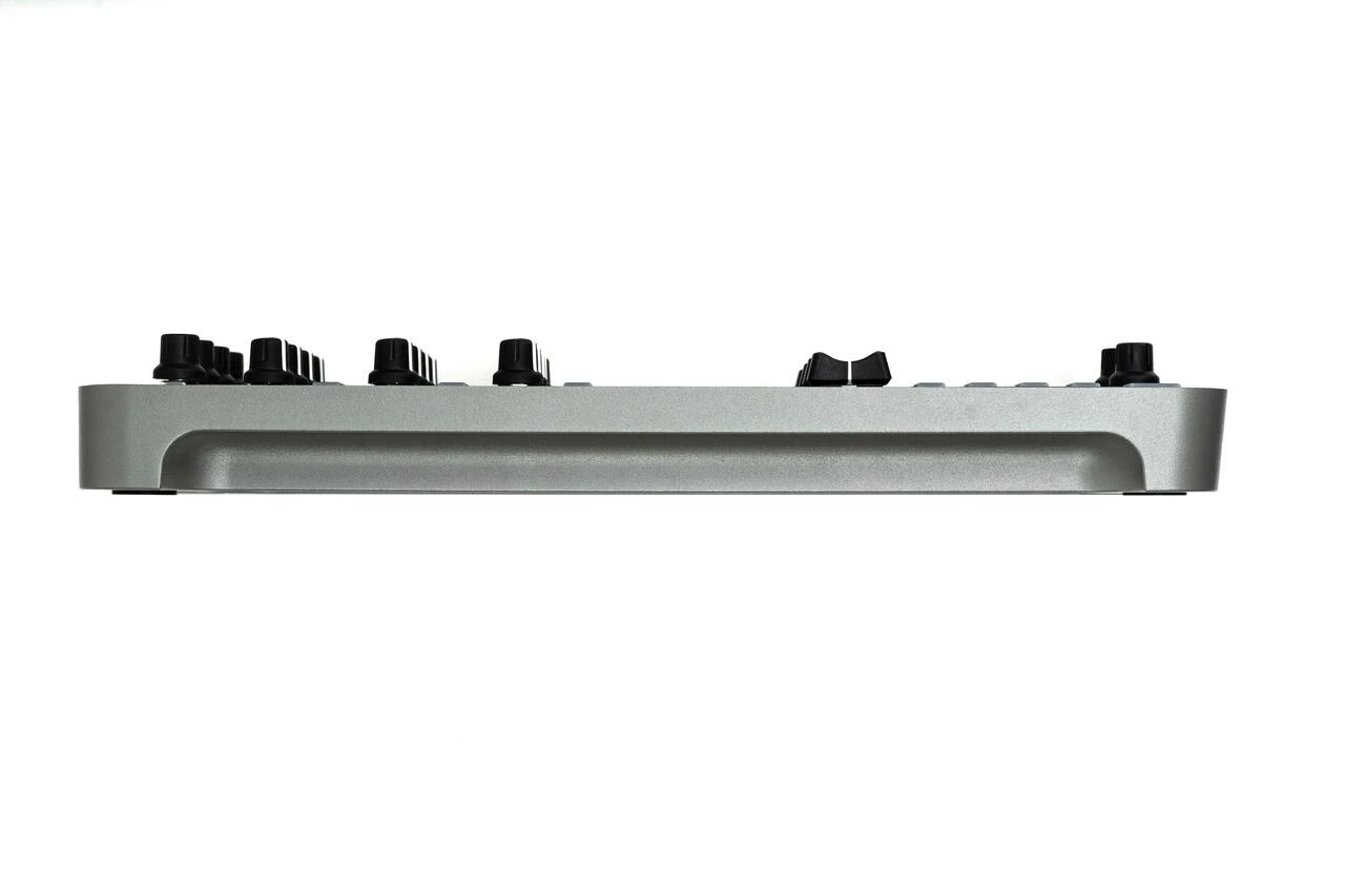 Allen & Heath Xone:K3 Customisable MIDI Controller - XONEK3 (2).jpg