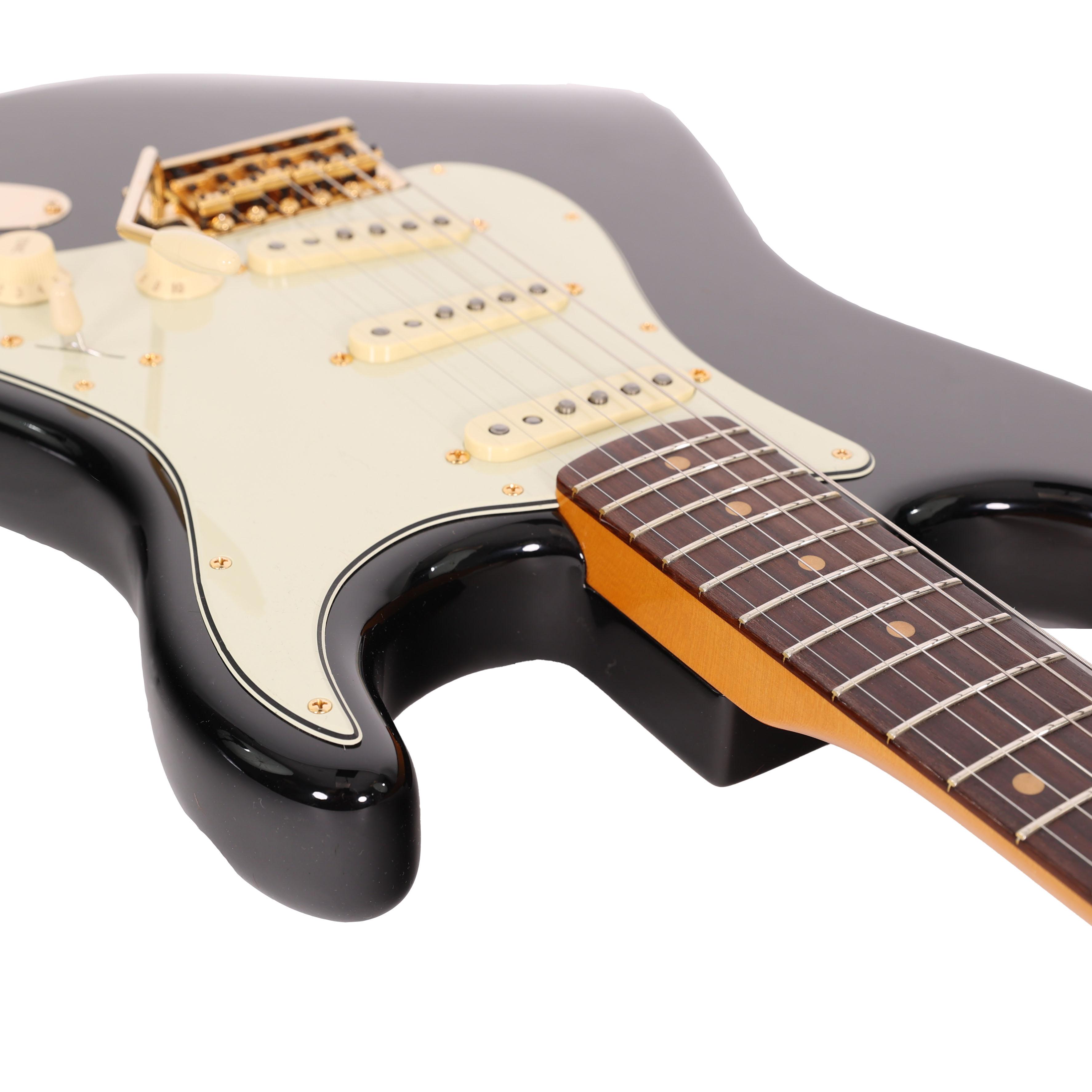 Fender FSR American Vintage II '61 Stratocaster In Black with Gold
