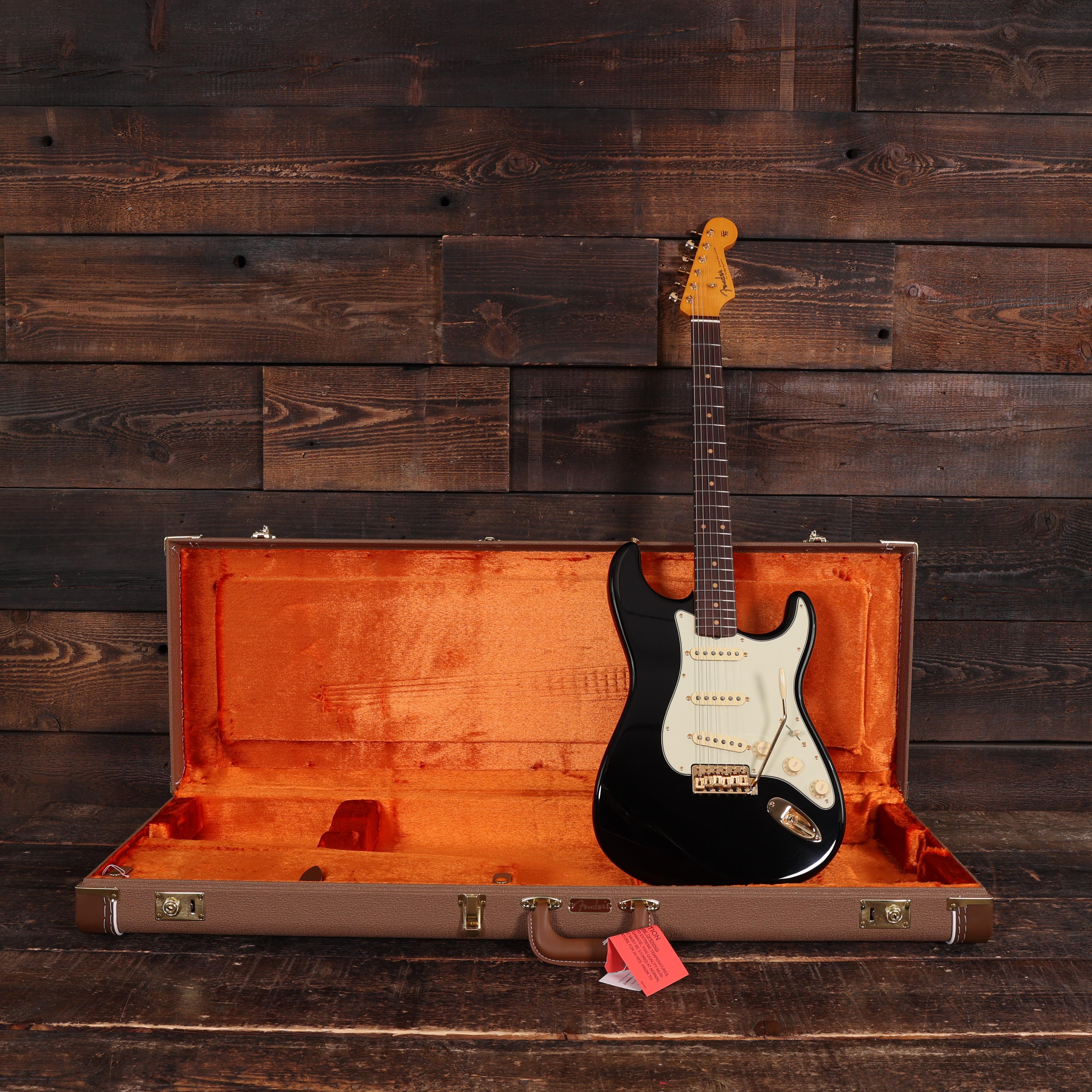 Fender FSR American Vintage II '61 Stratocaster In Black with Gold