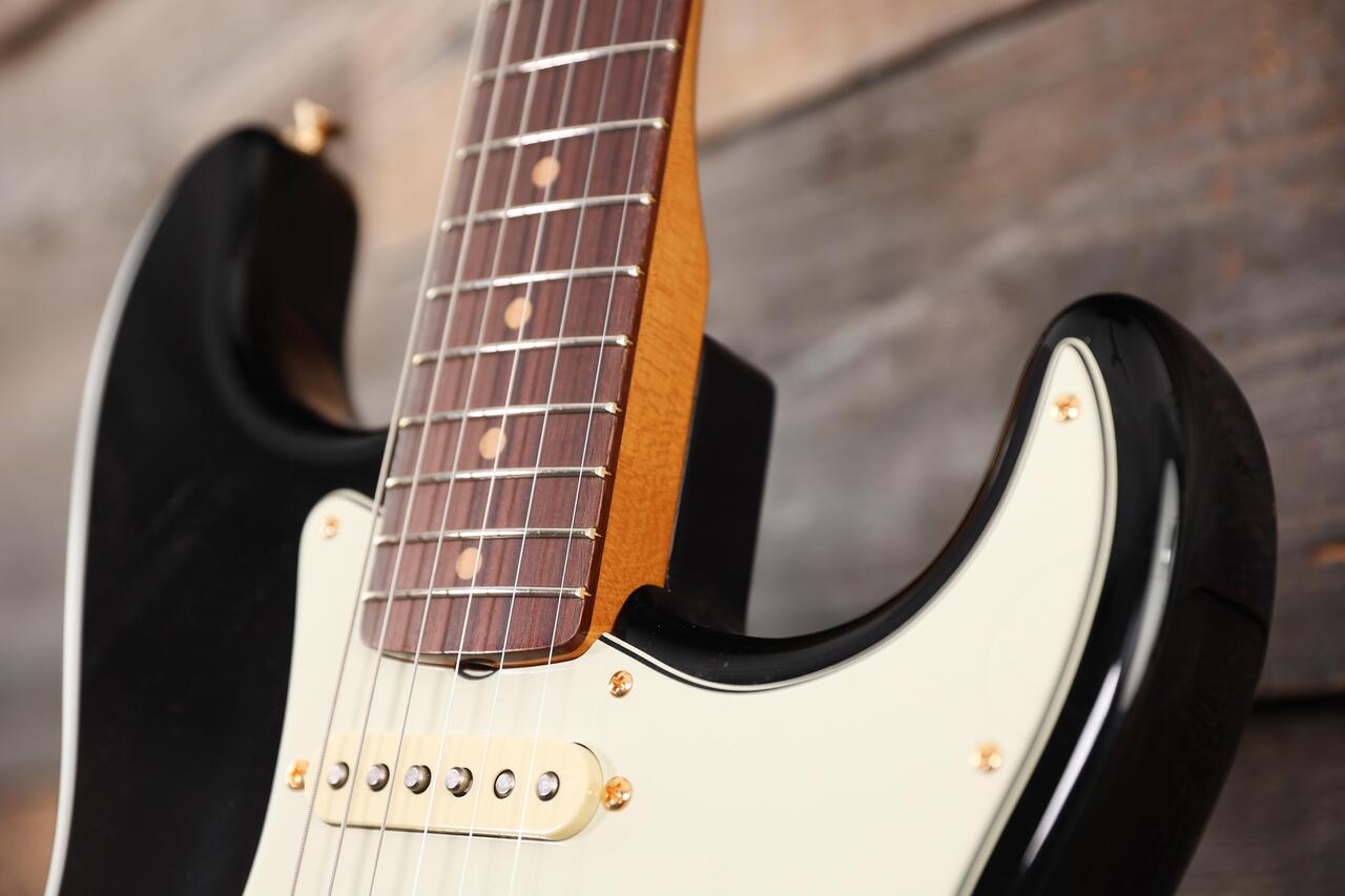Fender FSR American Vintage II '61 Stratocaster In Black with Gold Hardware - edit 1 (3).jpg