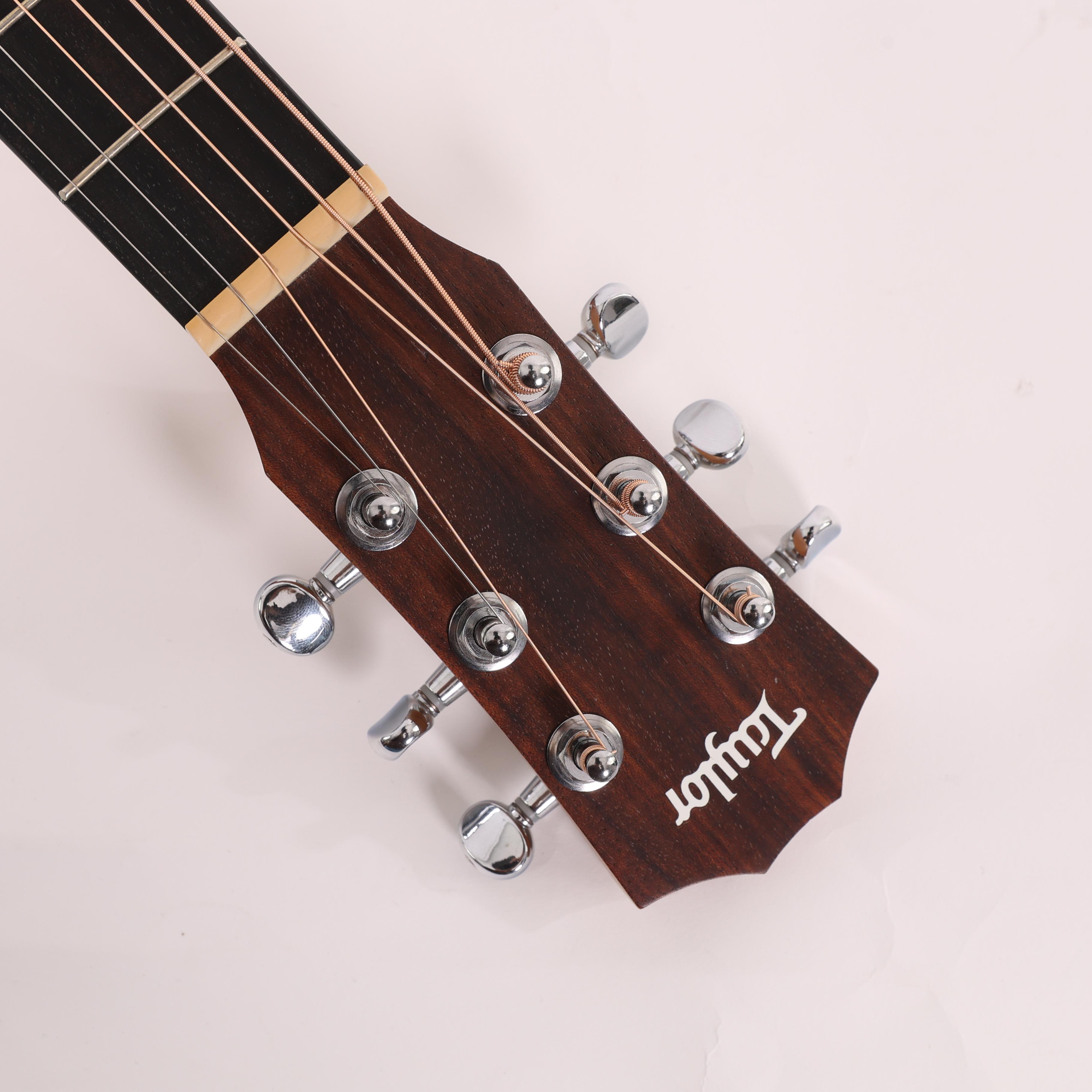 Second Hand Martin Baby Mahogany BT2 Layered Sapele Acoustic Guitar
381 - SH-241-5381 (1).jpg