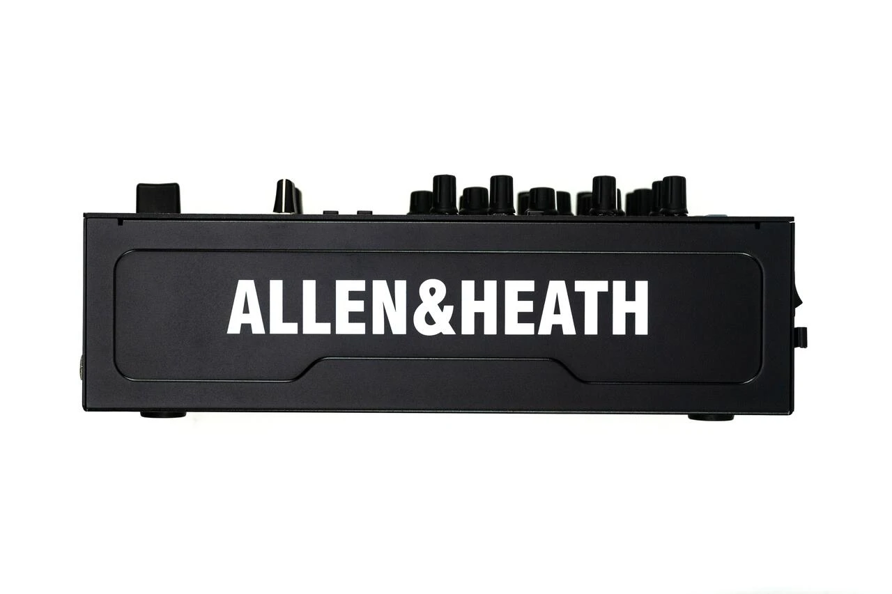 Allen & Heath XONE:24c 2+1 Analogue DJ Mixer with Interface - RS5631_Xone24C - Right_compressed.jpg