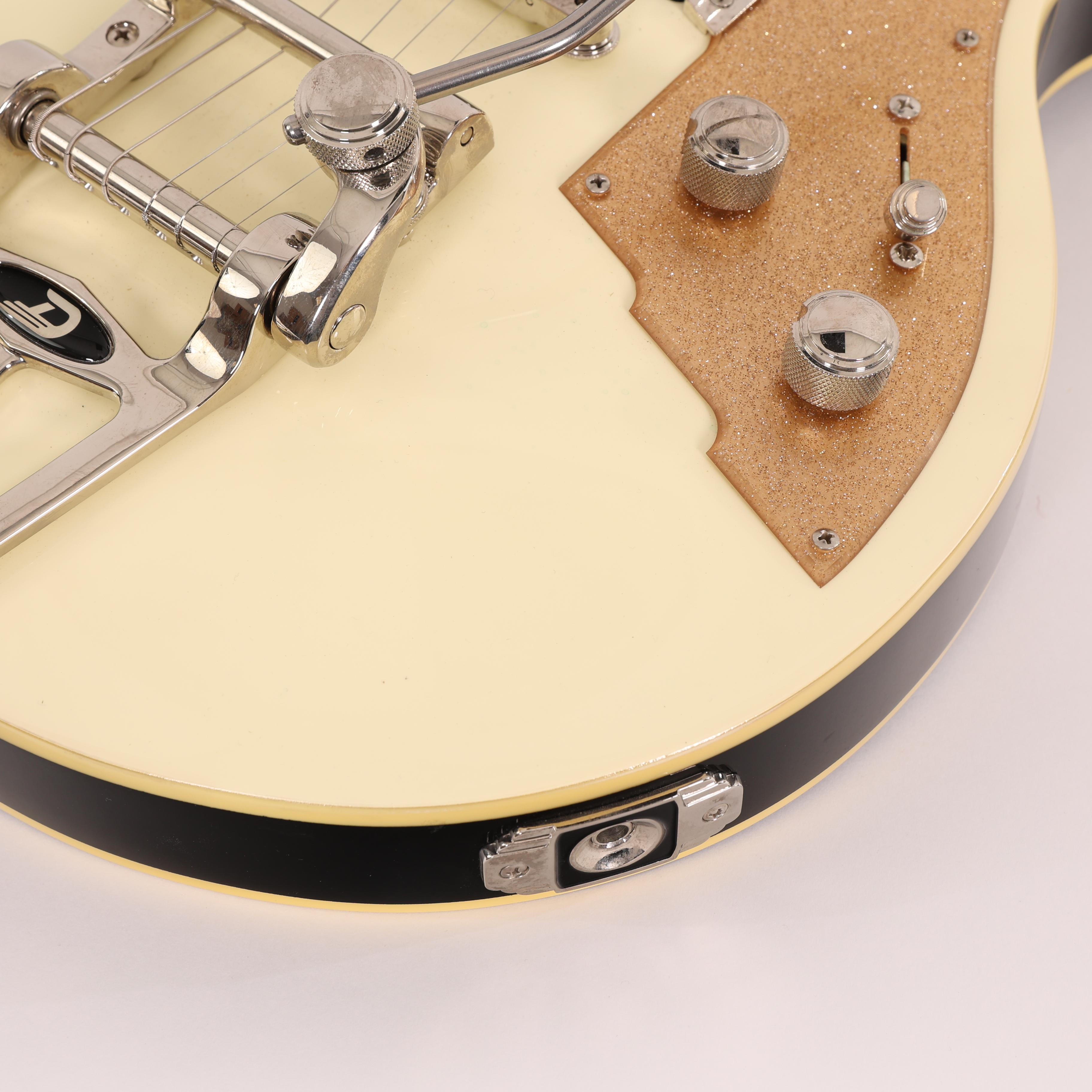 Second Hand Duesenberg Starplayer TV in White 265 - SH-141-5265 (11).jpg