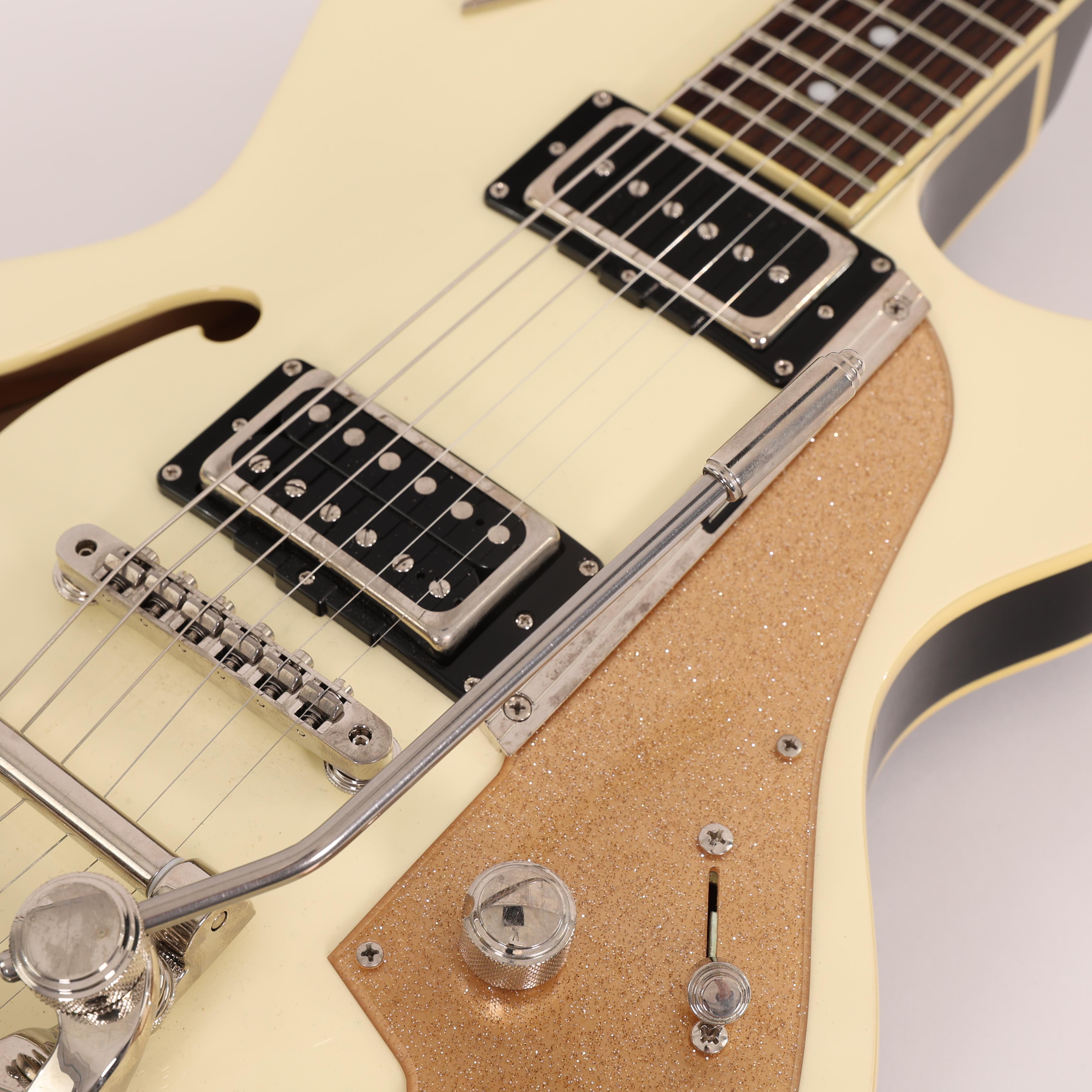 Second Hand Duesenberg Starplayer TV in White 265 - SH-141-5265 (10).jpg