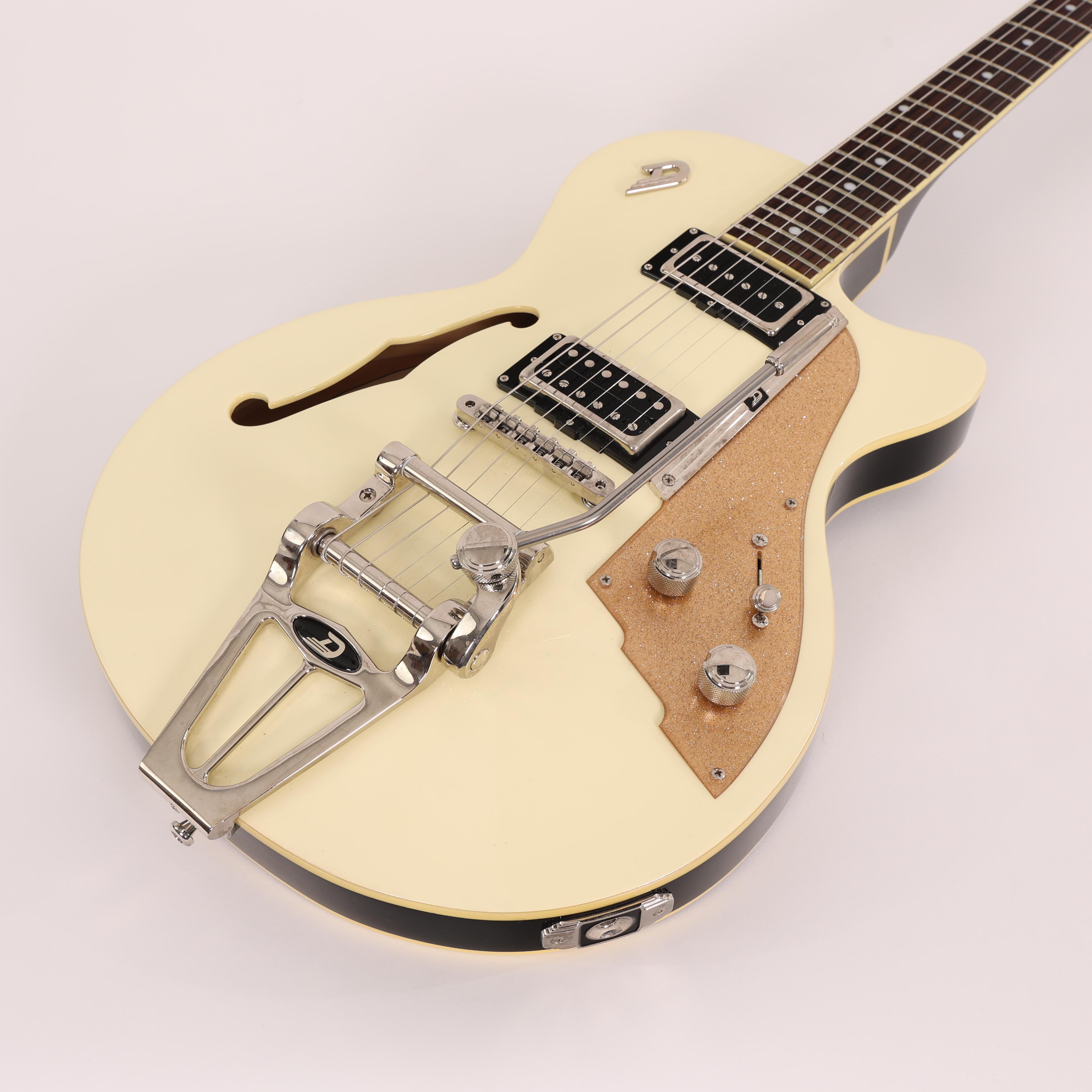 Second Hand Duesenberg Starplayer TV in White 265 - SH-141-5265 (9).jpg