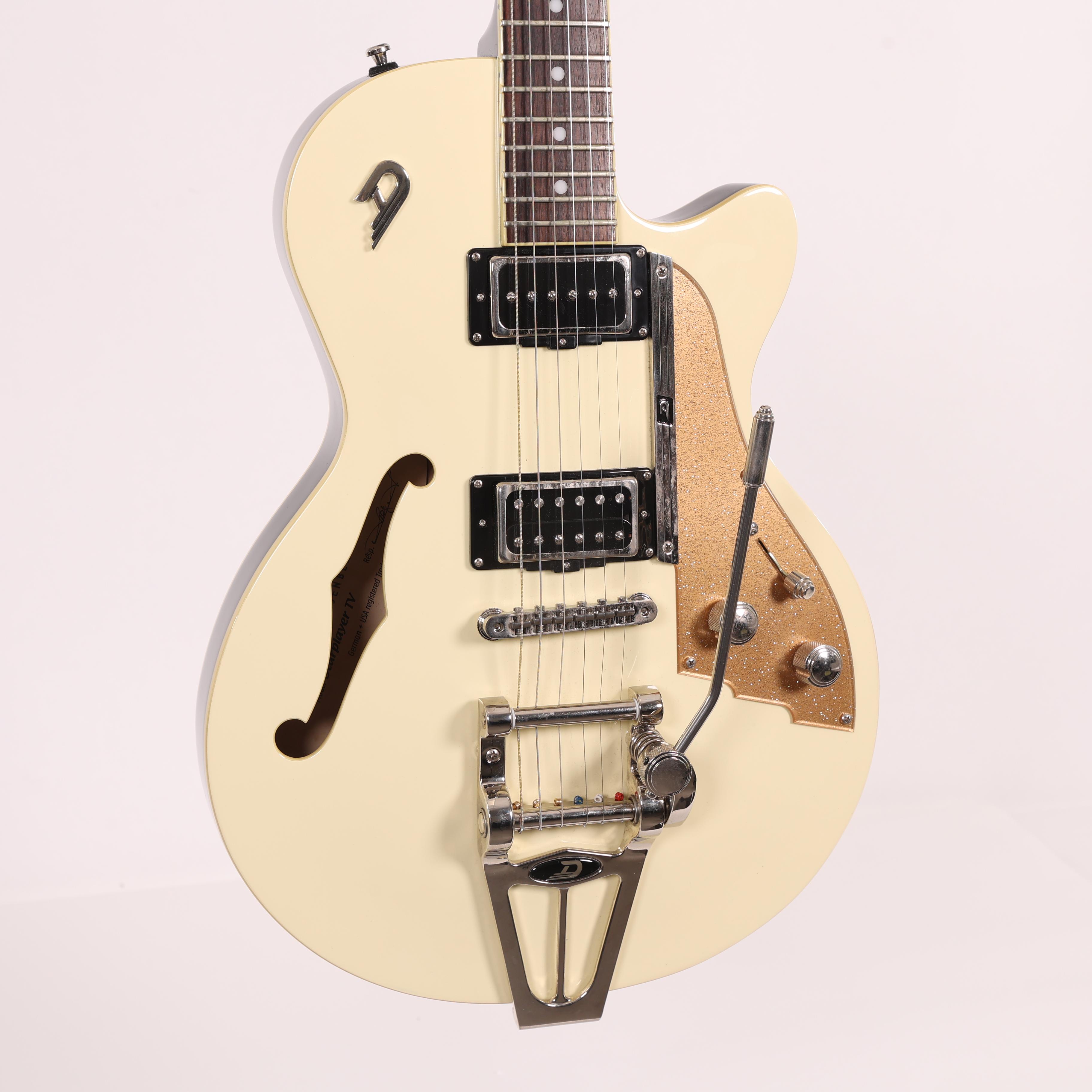 Second Hand Duesenberg Starplayer TV in White 265 - SH-141-5265 (6).jpg