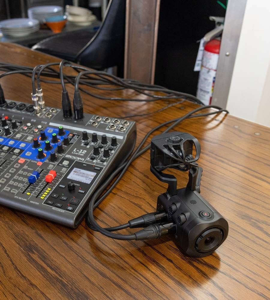 Zoom Q8n-4k - 4K Camera for Musicians - 535400-1662108897763.jpg