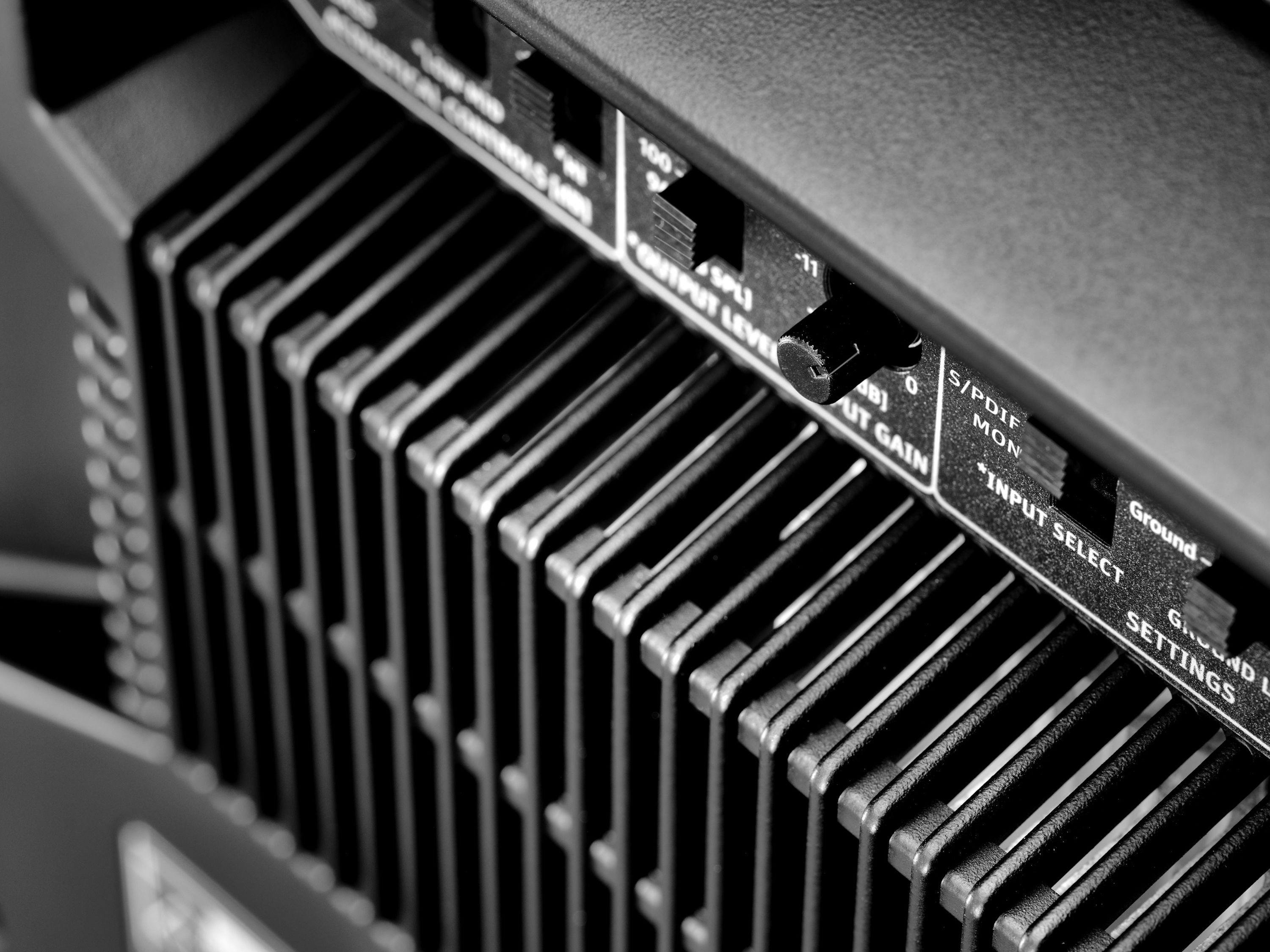 Neumann KH150 Studio Monitor - 529164-KH-150-Macro4_Neumann-Studio-Monitor_MR.jpg