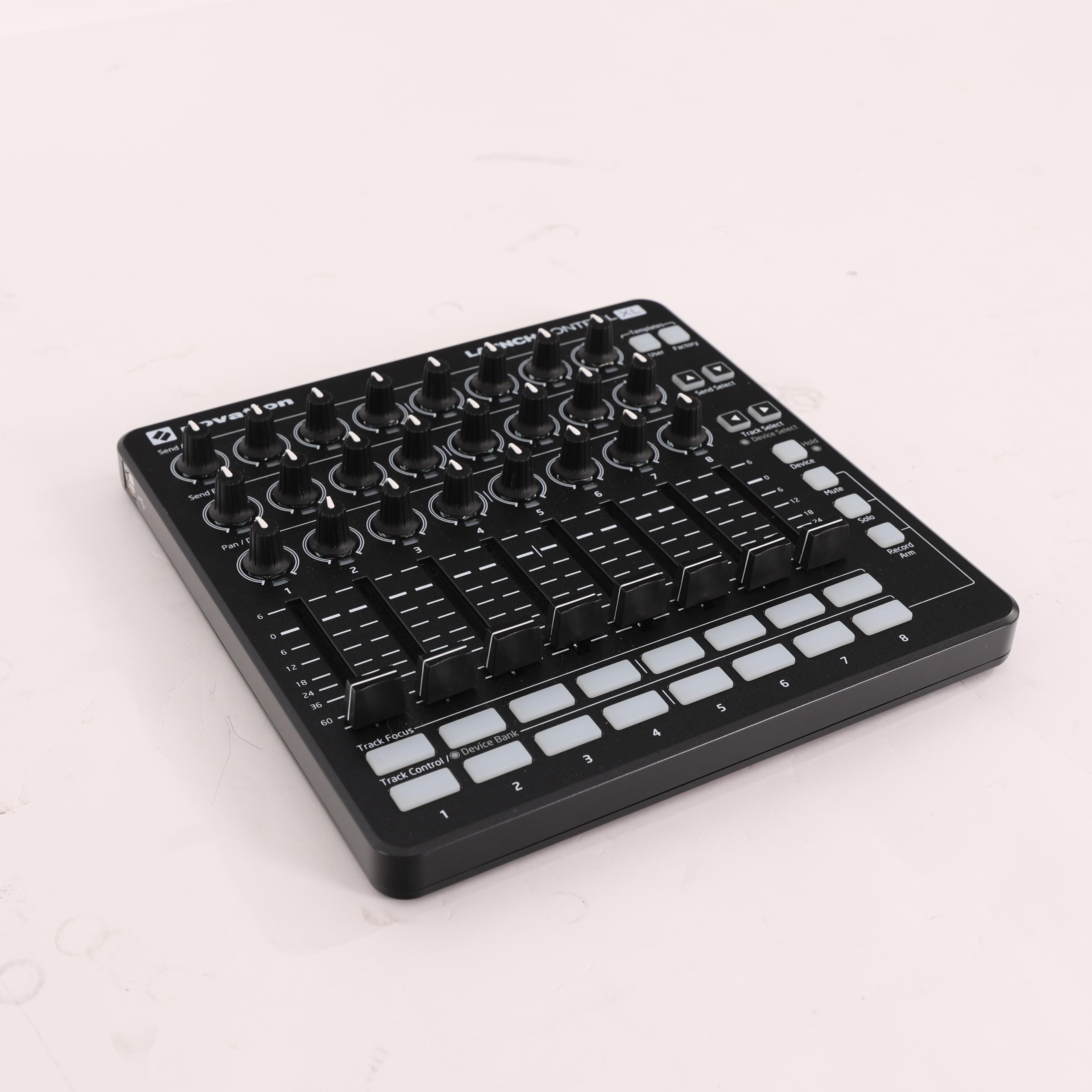 Second Hand Novation Launch Control XL 074 - SH-134-0074 (4).jpg