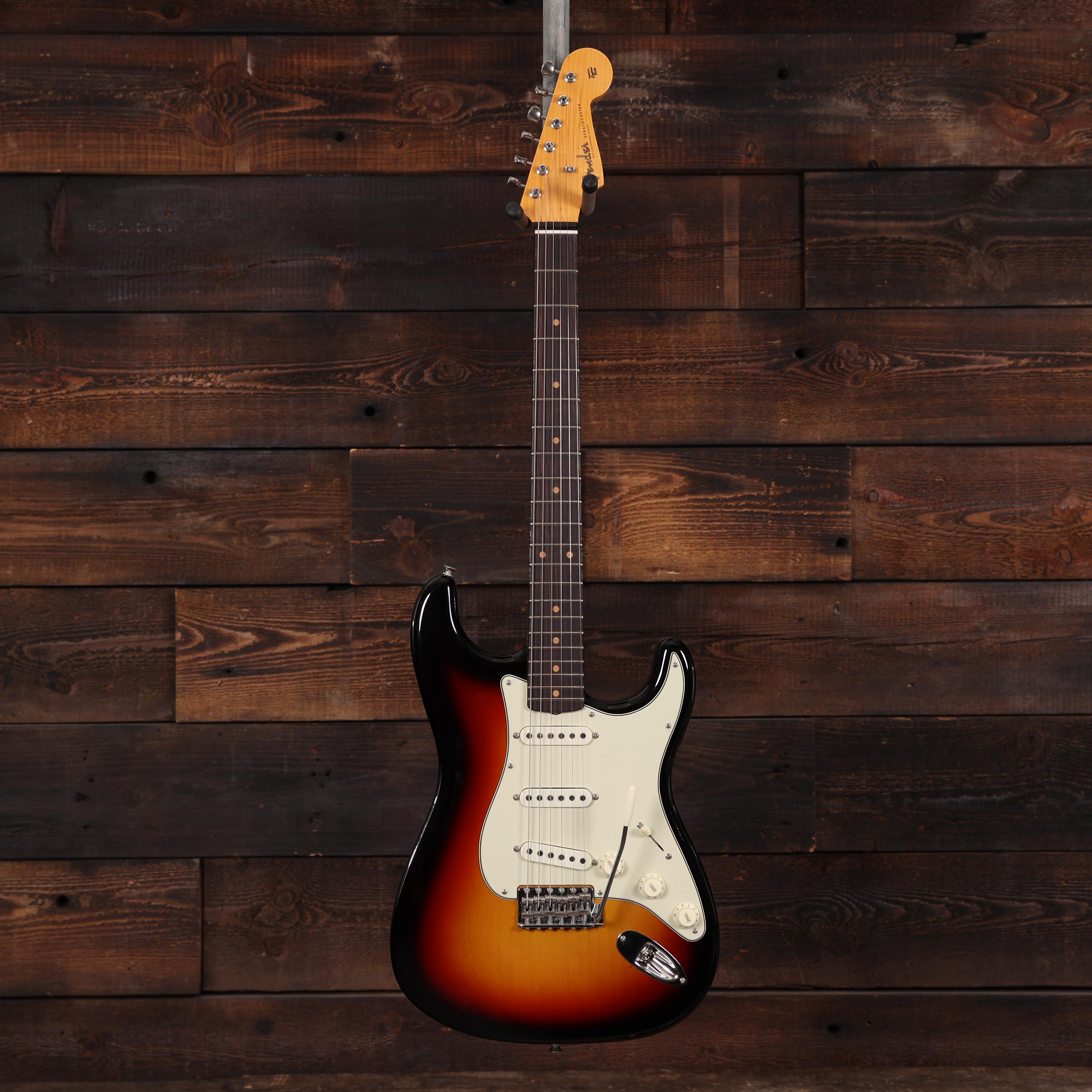 Fender Custom Shop Vintage Custom '59 Stratocaster Time Capsule in Three Colour Sunburst - R144407 (4).JPG