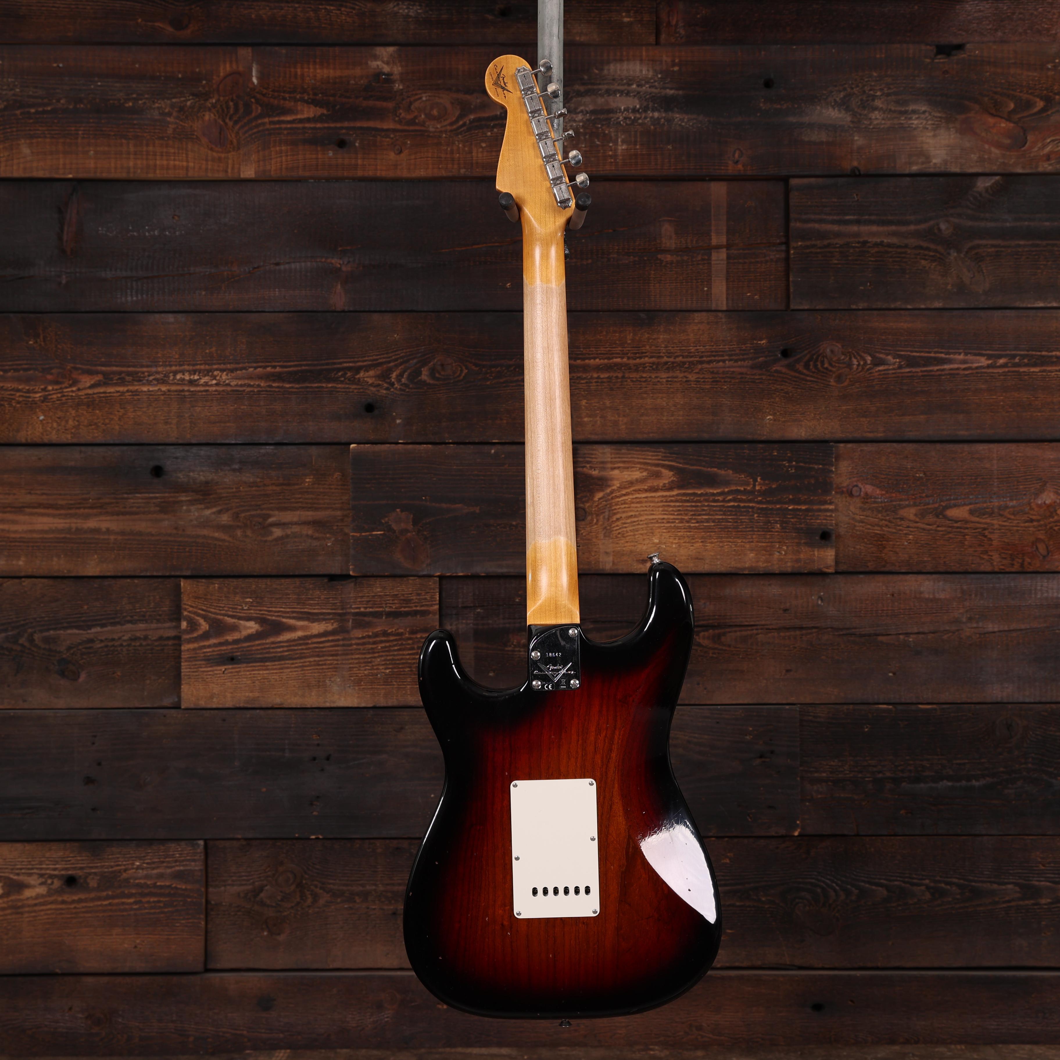 Fender Custom Shop Limited Edition Roasted Stratocaster Journeyman Relic with Closet Classic Hardware in Three Colour Sunburst  - XN18642 (5).JPG