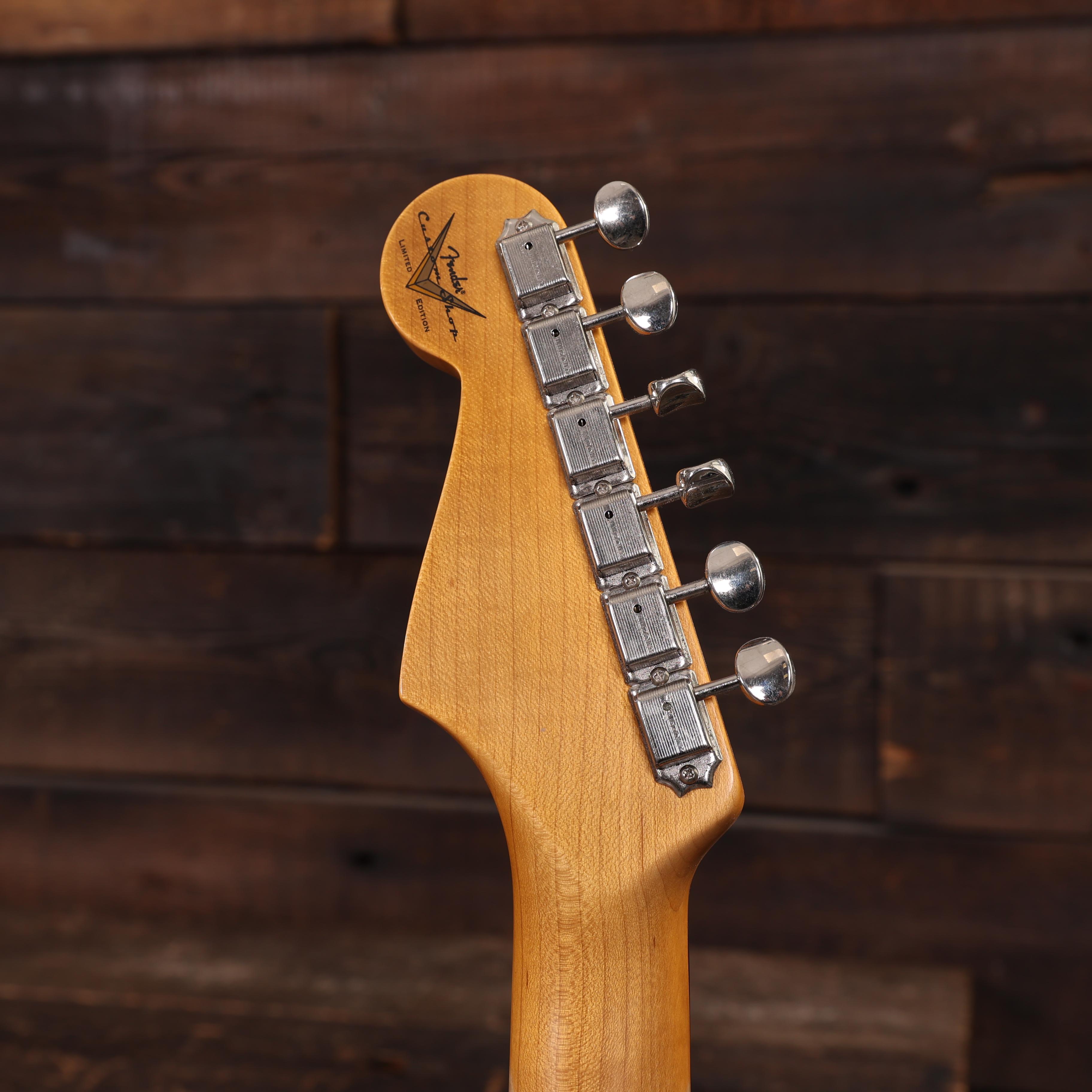 Fender Custom Shop Limited Edition Roasted Stratocaster Journeyman Relic with Closet Classic Hardware in Three Colour Sunburst  - XN18642 (6).JPG