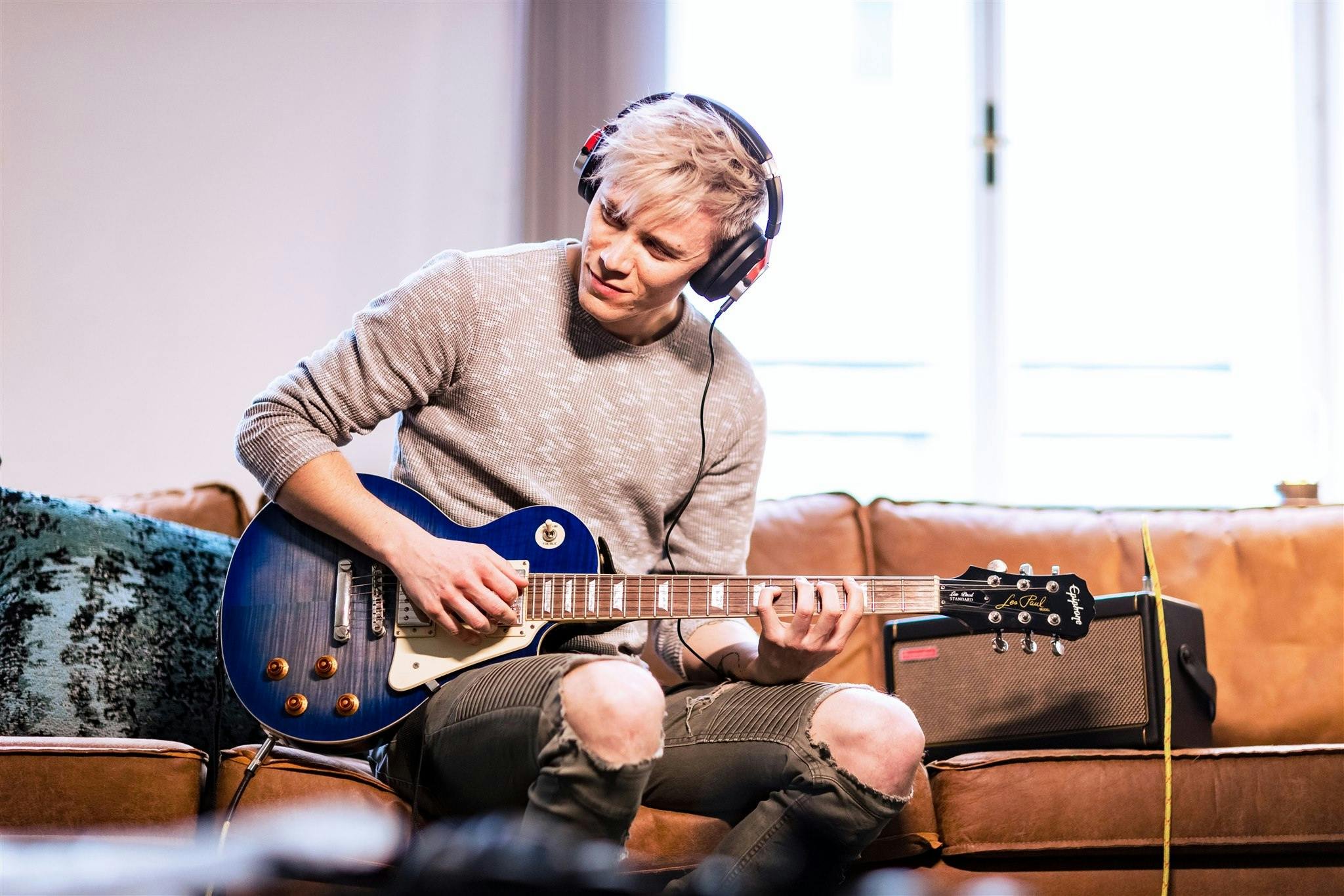 Austrian Audio Hi-X15 Professional Closed-Back Over-Ear Headphones - 457807-Szene3_Final-17 (1).jpg