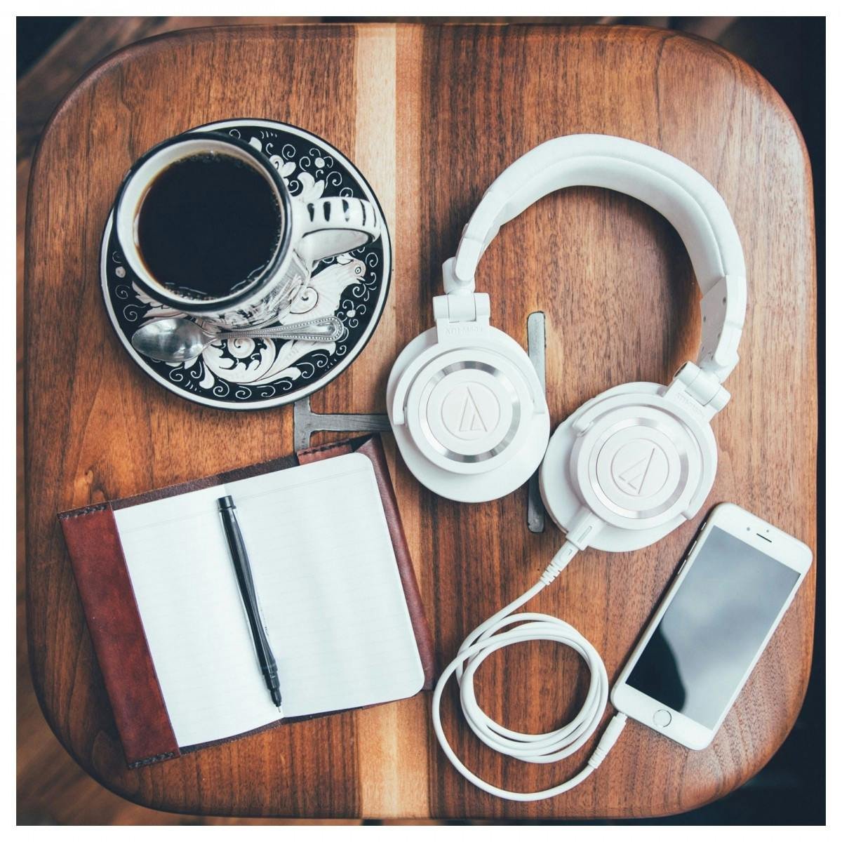 Audio Technica ATH-M50X Pro Studio Monitor Headphones in White - 538989-1663231401256.jpg