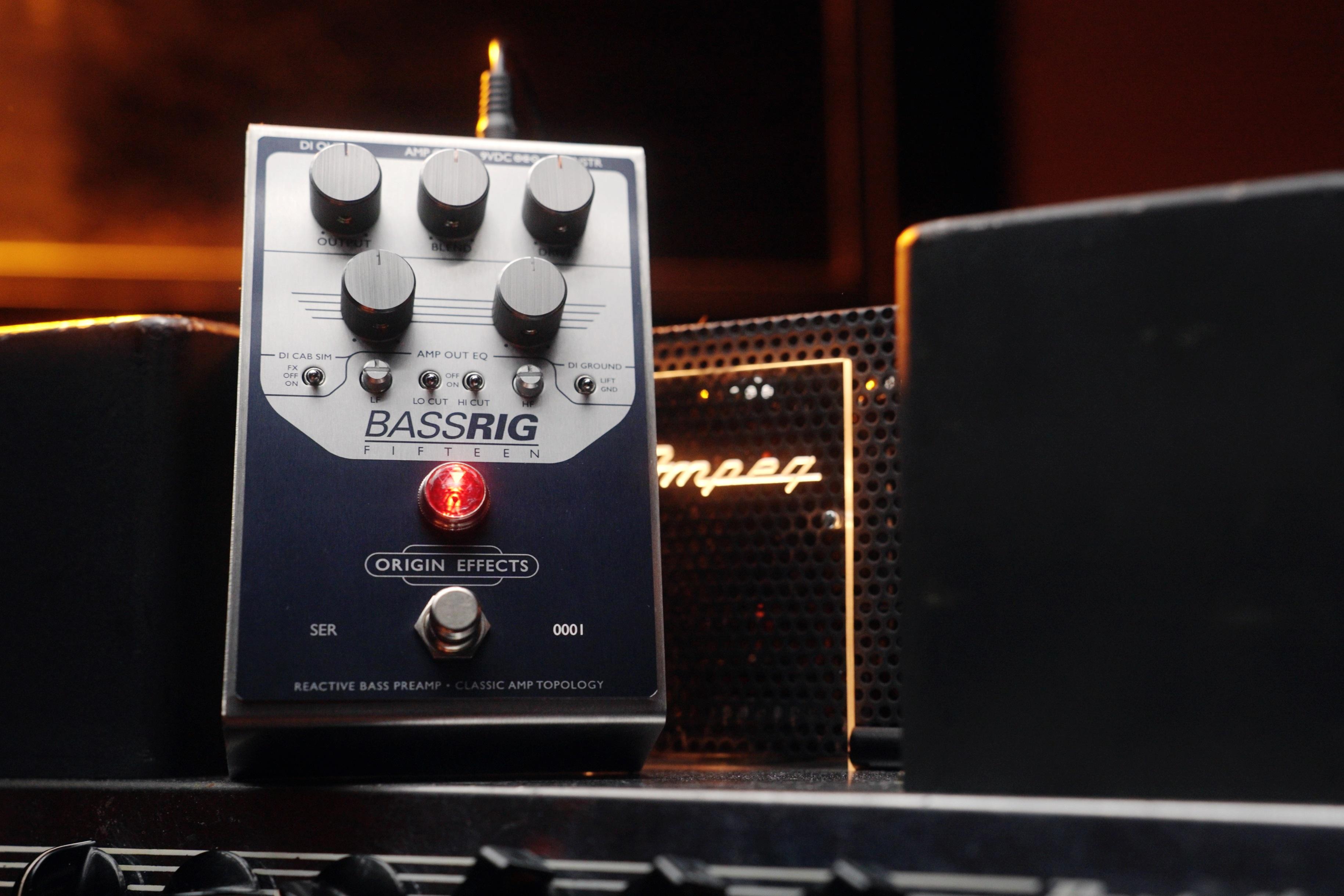 Origin Effects BassRig Fifteen Amp Simulator and DI Pedal - Origin Effects BASSRIG Fifteen a studio icon.jpg