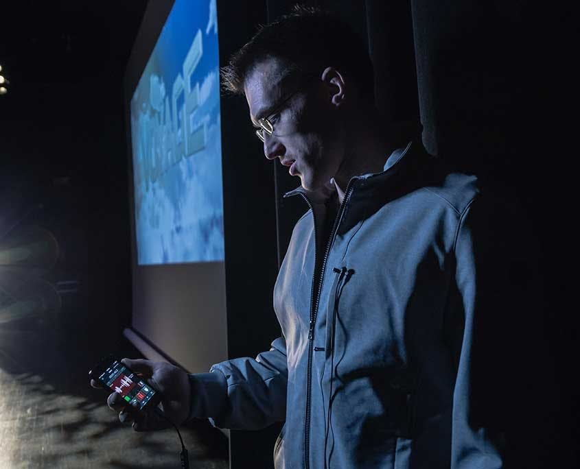 Apogee ClipMic Digital Lavalier Mic For iOS - e8c6kcLhADD6x2iXScHT9jJQChSkLWSgmn2Z3plP.jpg