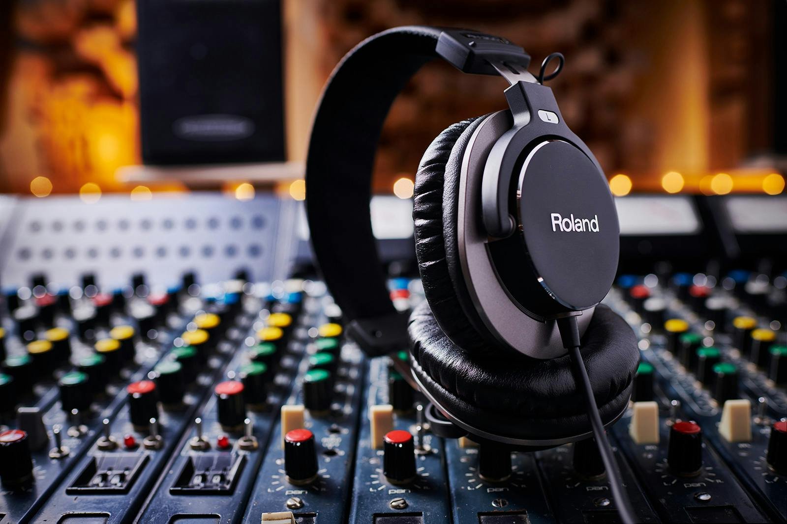 Roland RH300 Headphones - 518271-1655456579577.jpg