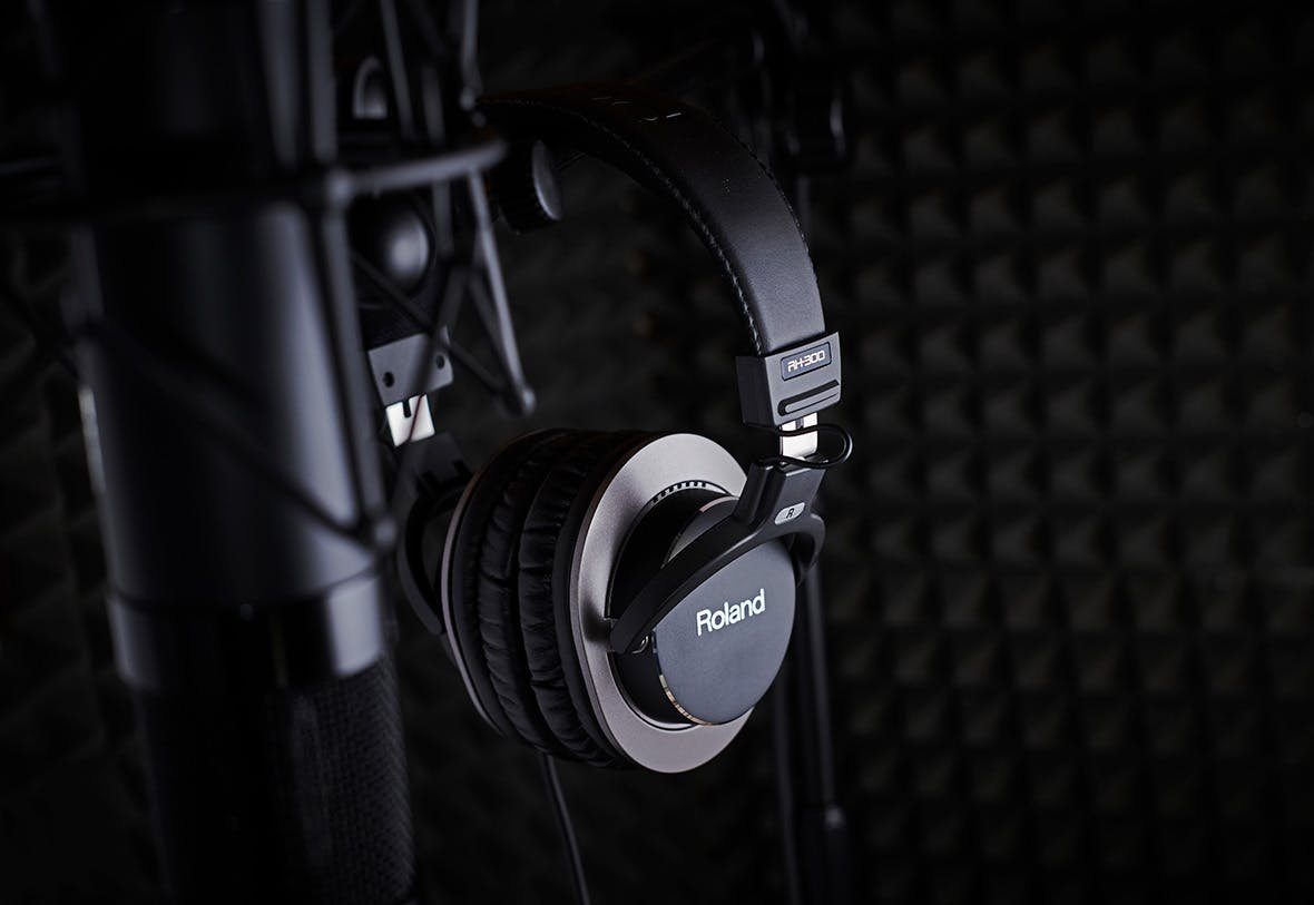 Roland RH300 Headphones - 518273-1655456587375.jpg