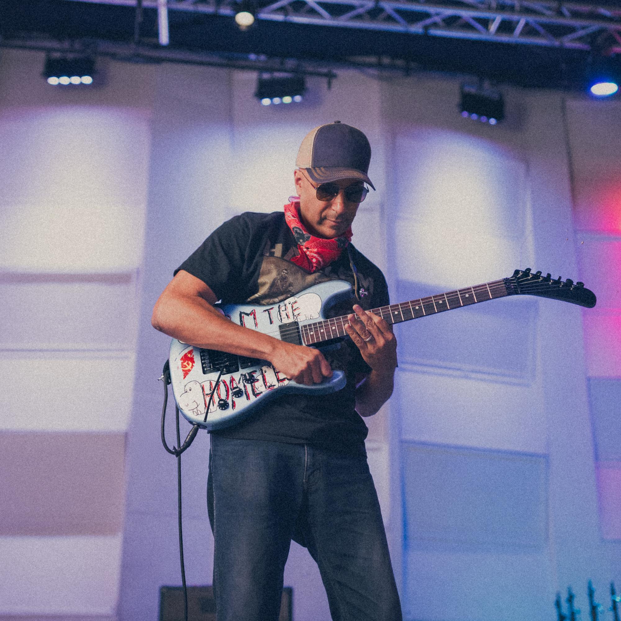 Fender Tom Morello Signature "Arm The Homeless" Electric Guitar in Blue Ice Metallic - 0140360783-Tom-Morello.jpg