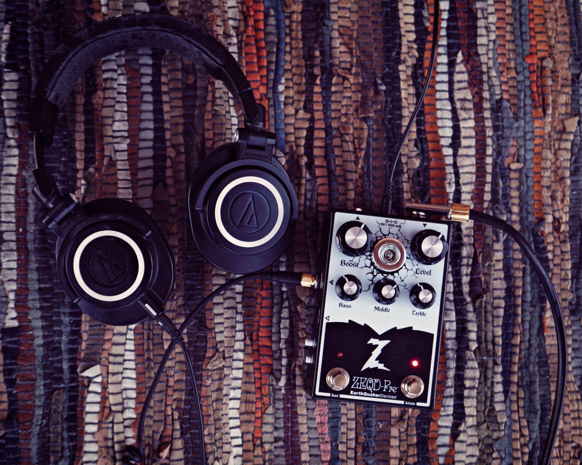 EarthQuaker Devices ZEQD Pre-Tube Preamp Pedal - ZEQD-Pre-Analog-Preamp-Headphones-5x4_compressed.jpg