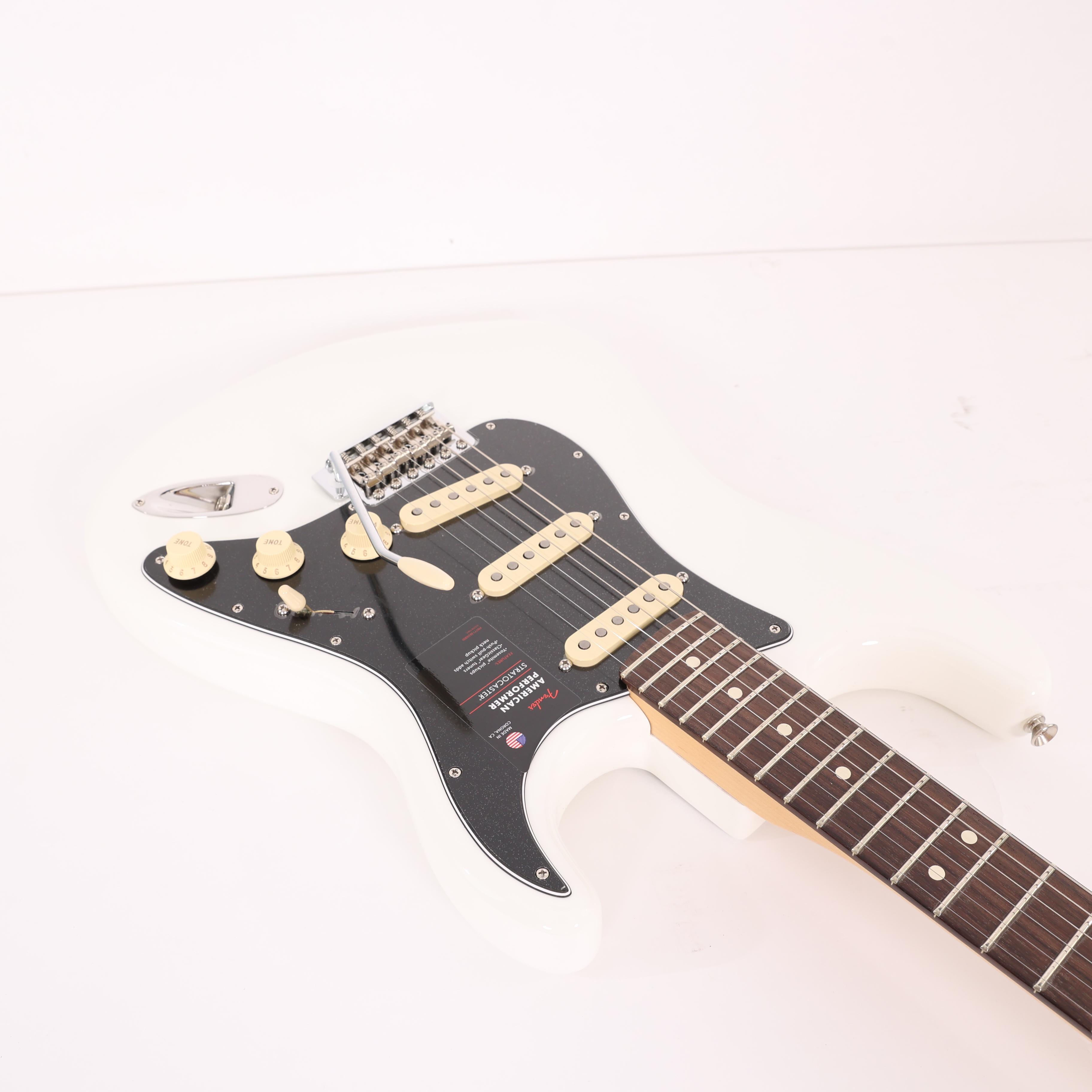B Stock : Fender American Performer Strat RW Arctic White 003 - B-011491038-0003 (9).jpg