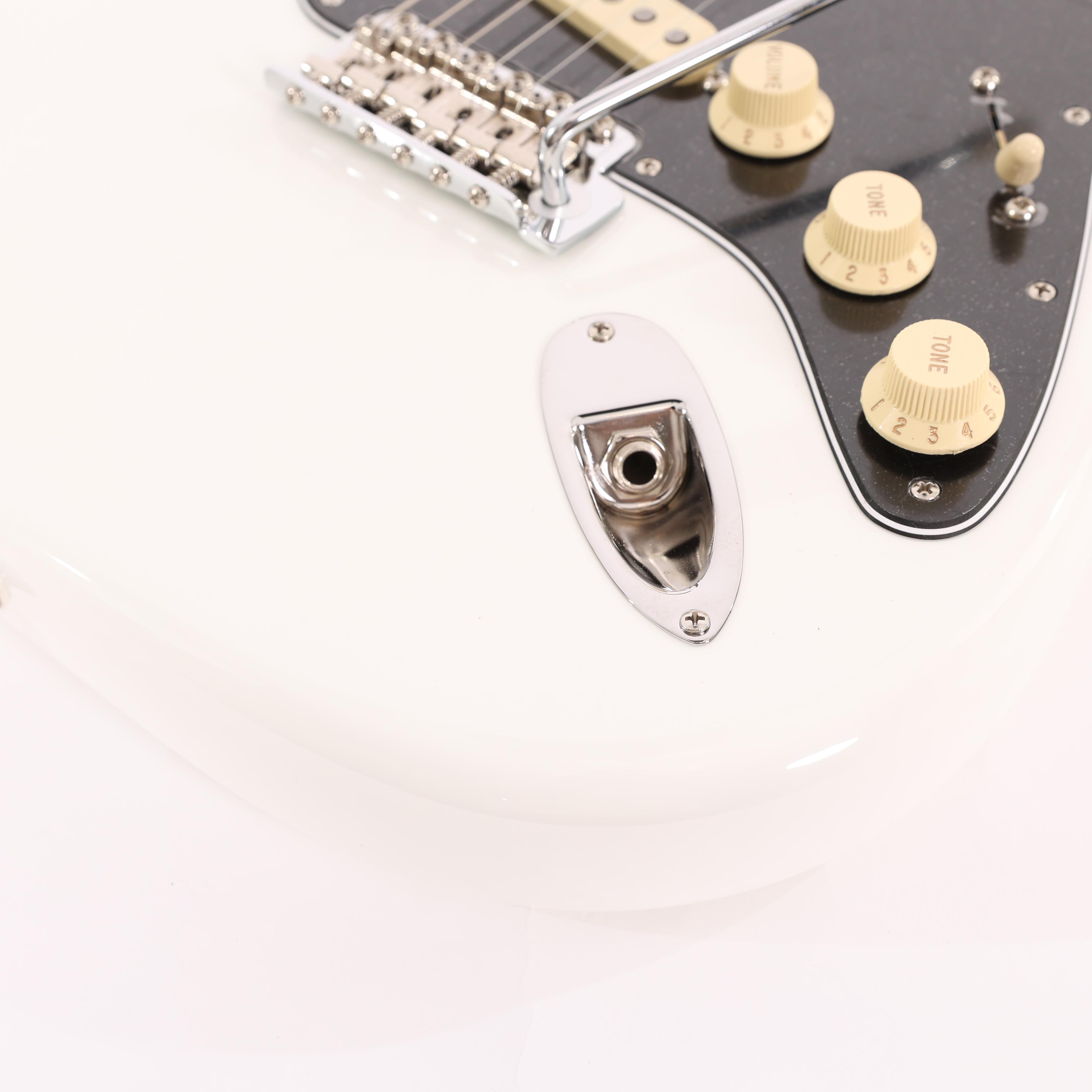 B Stock : Fender American Performer Strat RW Arctic White 003 - B-011491038-0003 (8).jpg