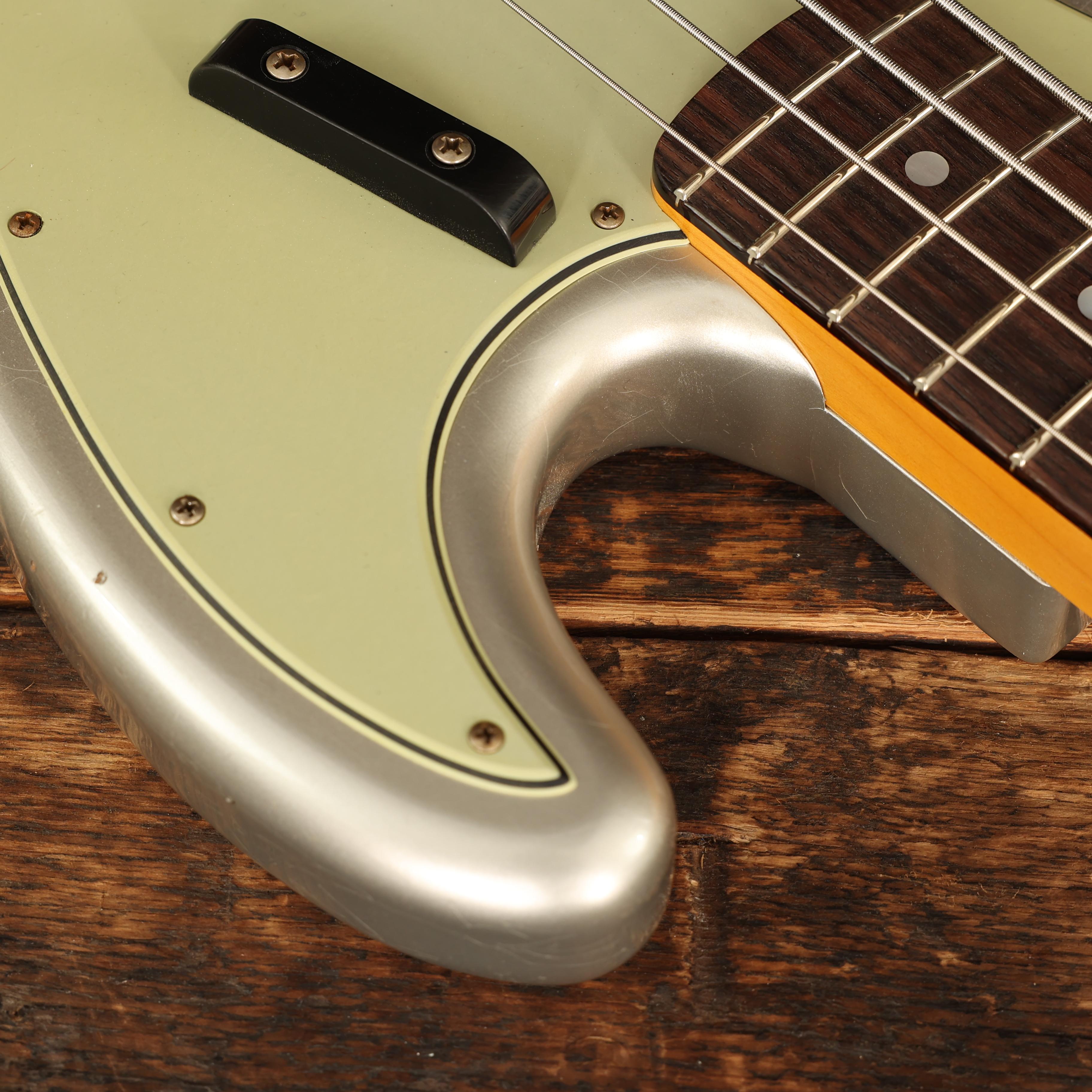 Fender Custom Shop '65 Journeyman Relic Jazz Bass in Faded Inca Silver - CZ587331 (14).jpg
