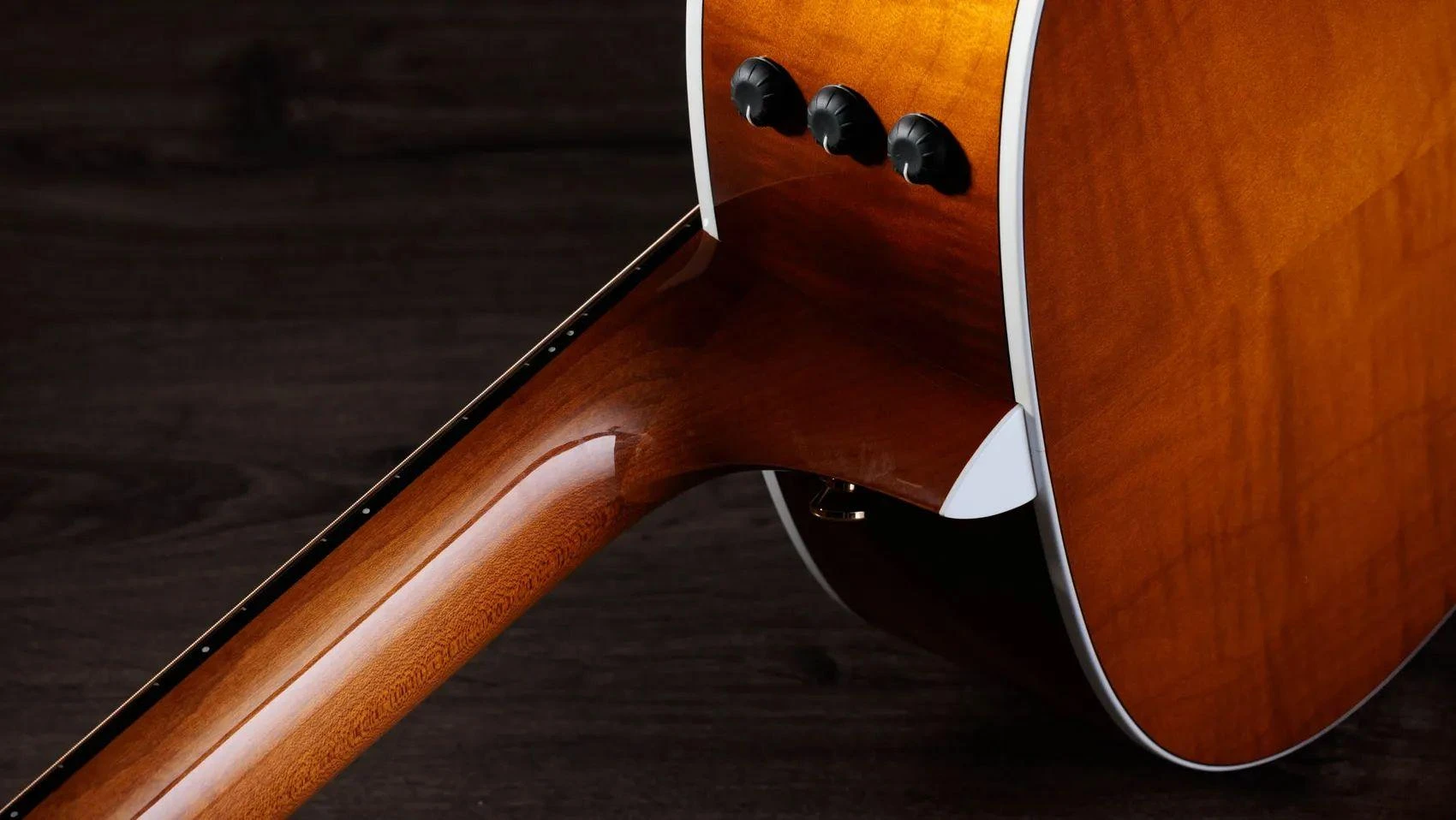 Taylor 217e Plus Special Edition Electro Acoustic in Honeyburst - Taylor-217e-Plus-Honey-Sunburst-2209265341-gallery-10-2025.jpg_compressed.jpg