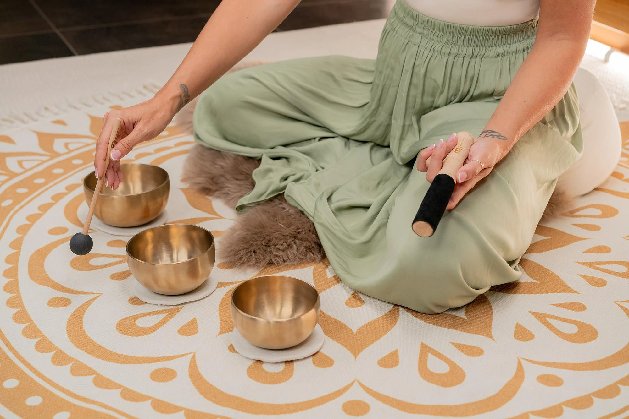 Meinl Sonic Energy 3-piece Yoga Nidra Singing Bowl Set - SB-Y1 1.jpg