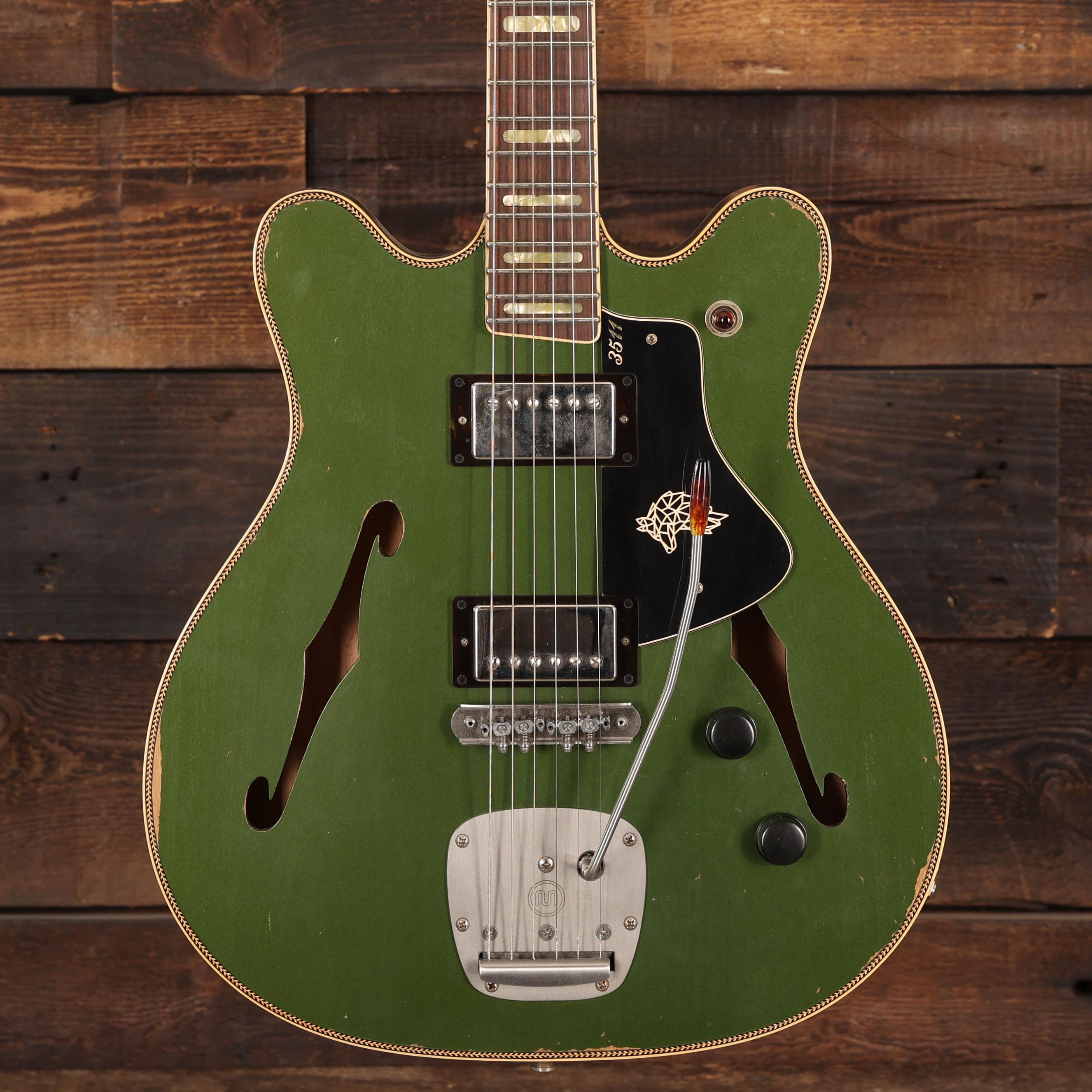 Castedosa 3511 Lobo Semi-Hollow Electric Guitar in Cadillac Green, Light Aged - 433 (3).JPG