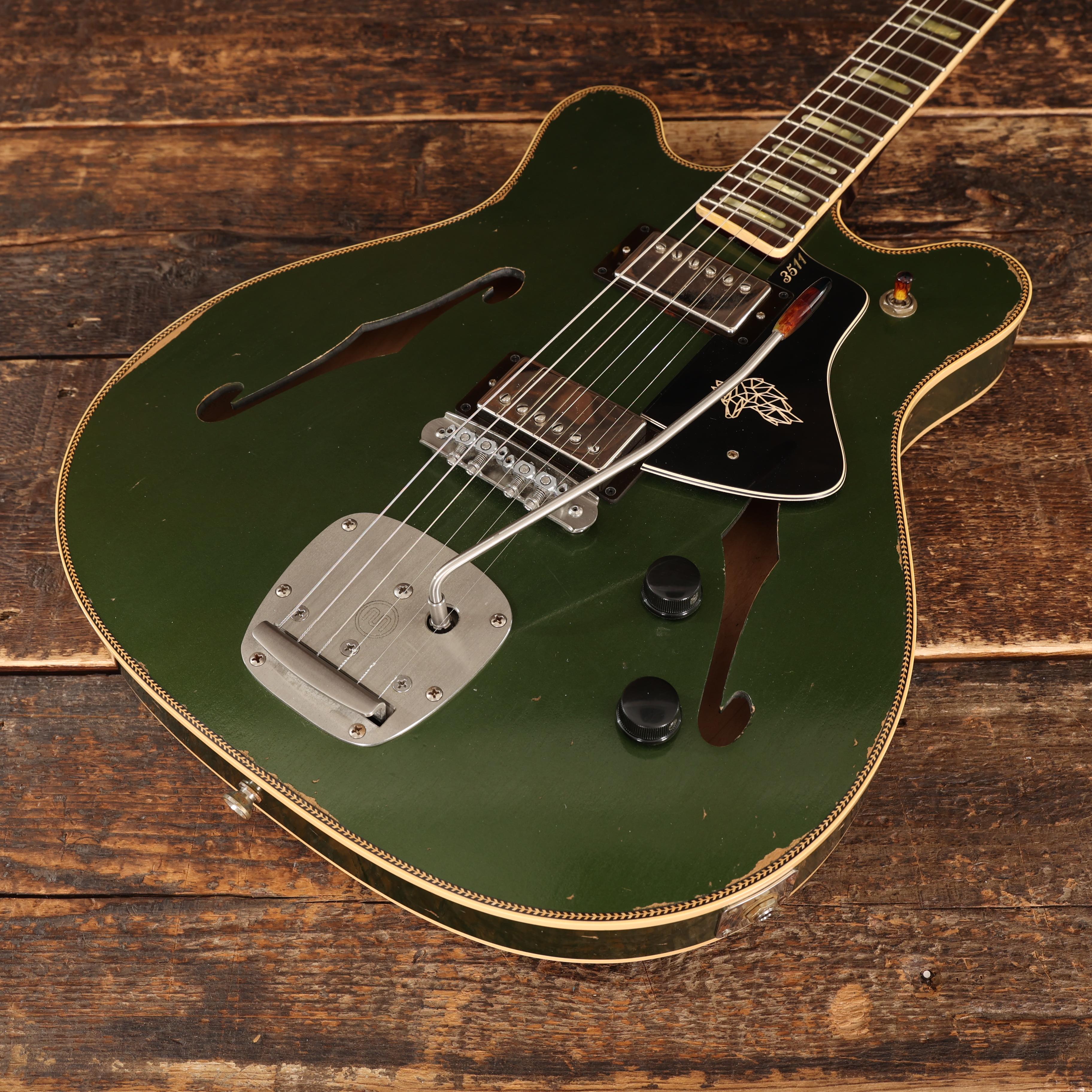 Castedosa 3511 Lobo Semi-Hollow Electric Guitar in Cadillac Green, Light Aged - 433 (9).JPG