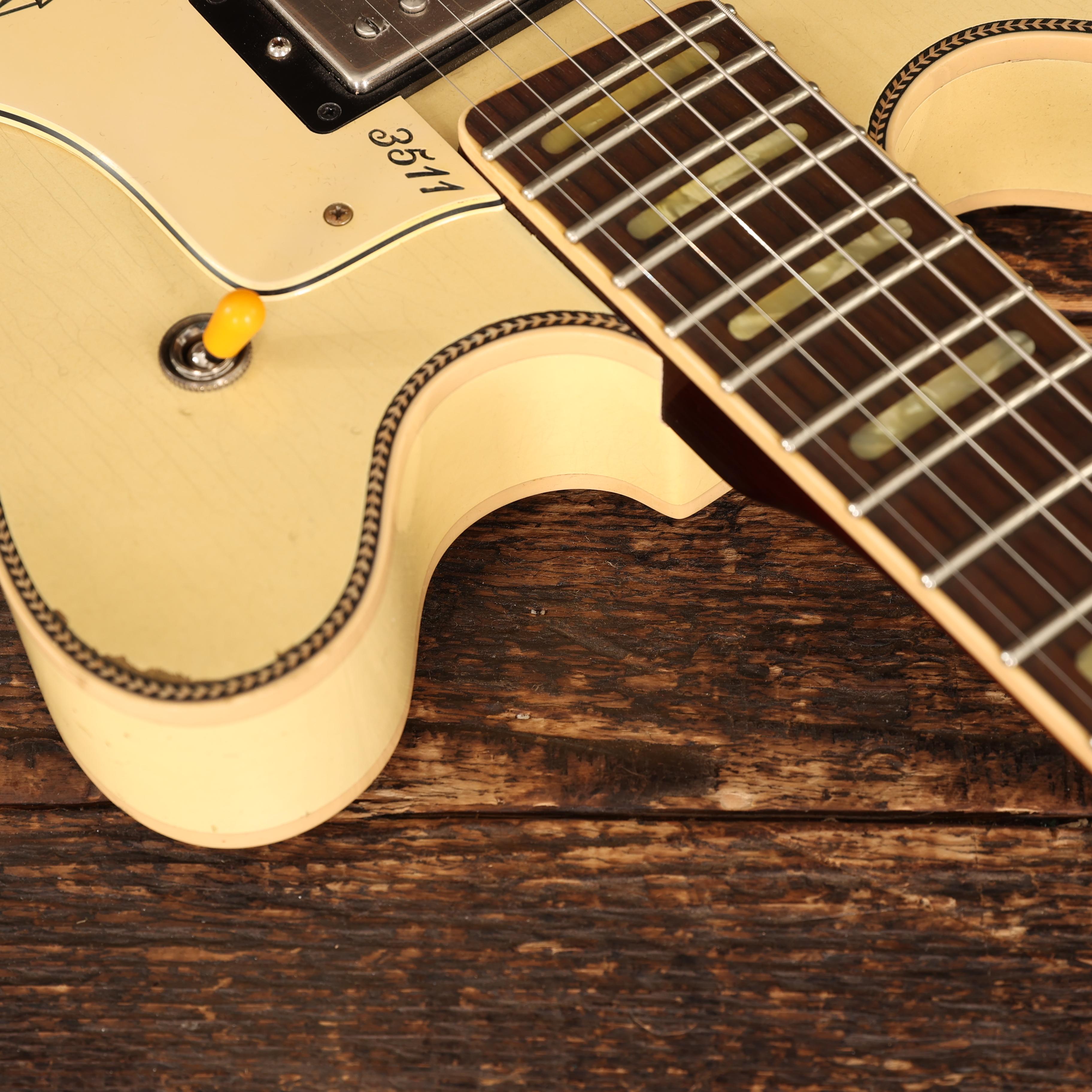 Castedosa 3511 Lobo Semi-Hollow Electric Guitar in Vintage White, Light Aged - 453 (14).JPG