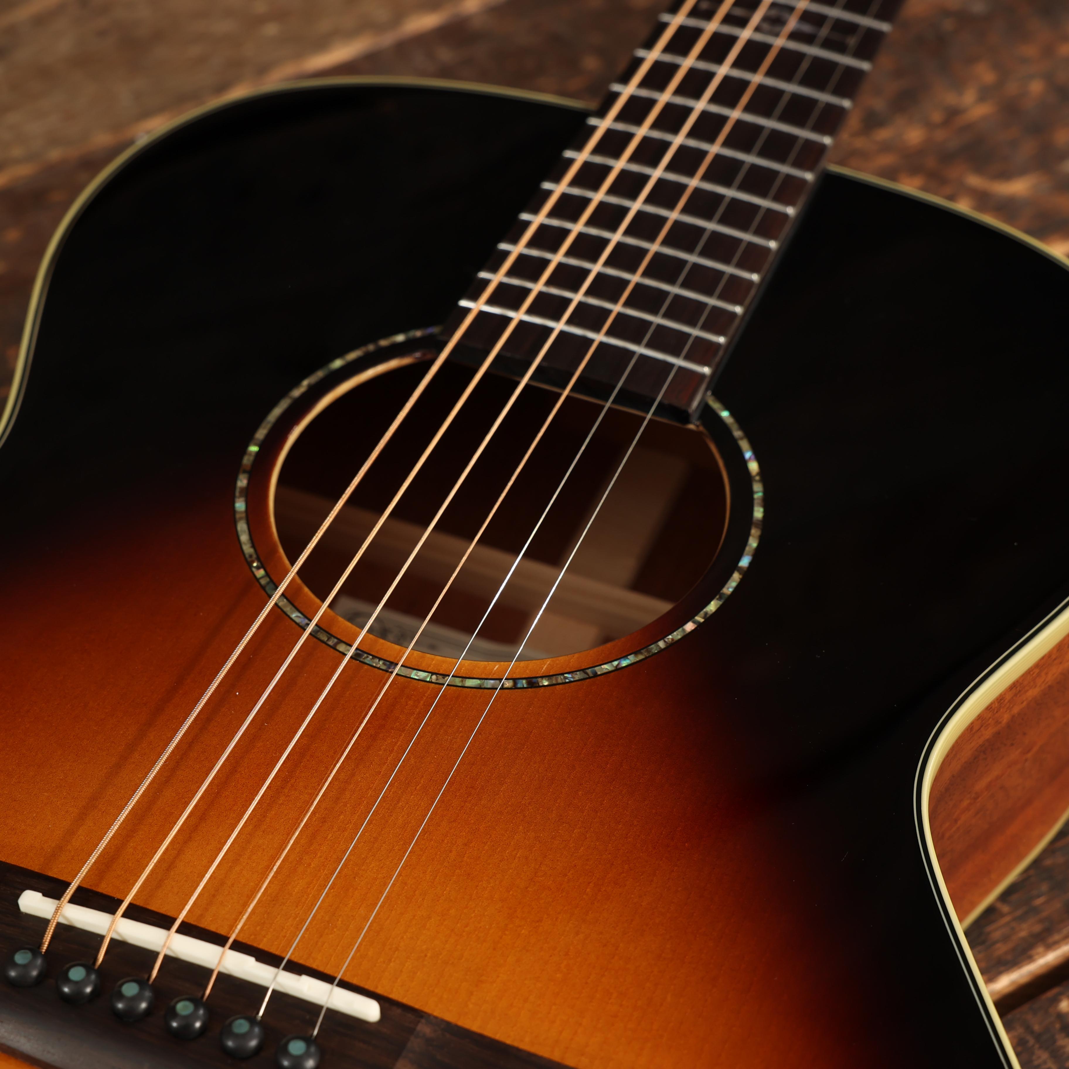 Alvarez Masterworks MDLT60 Delta Parlour Acoustic Guitar in Sunburst - MWDELTA00SB (7).jpg