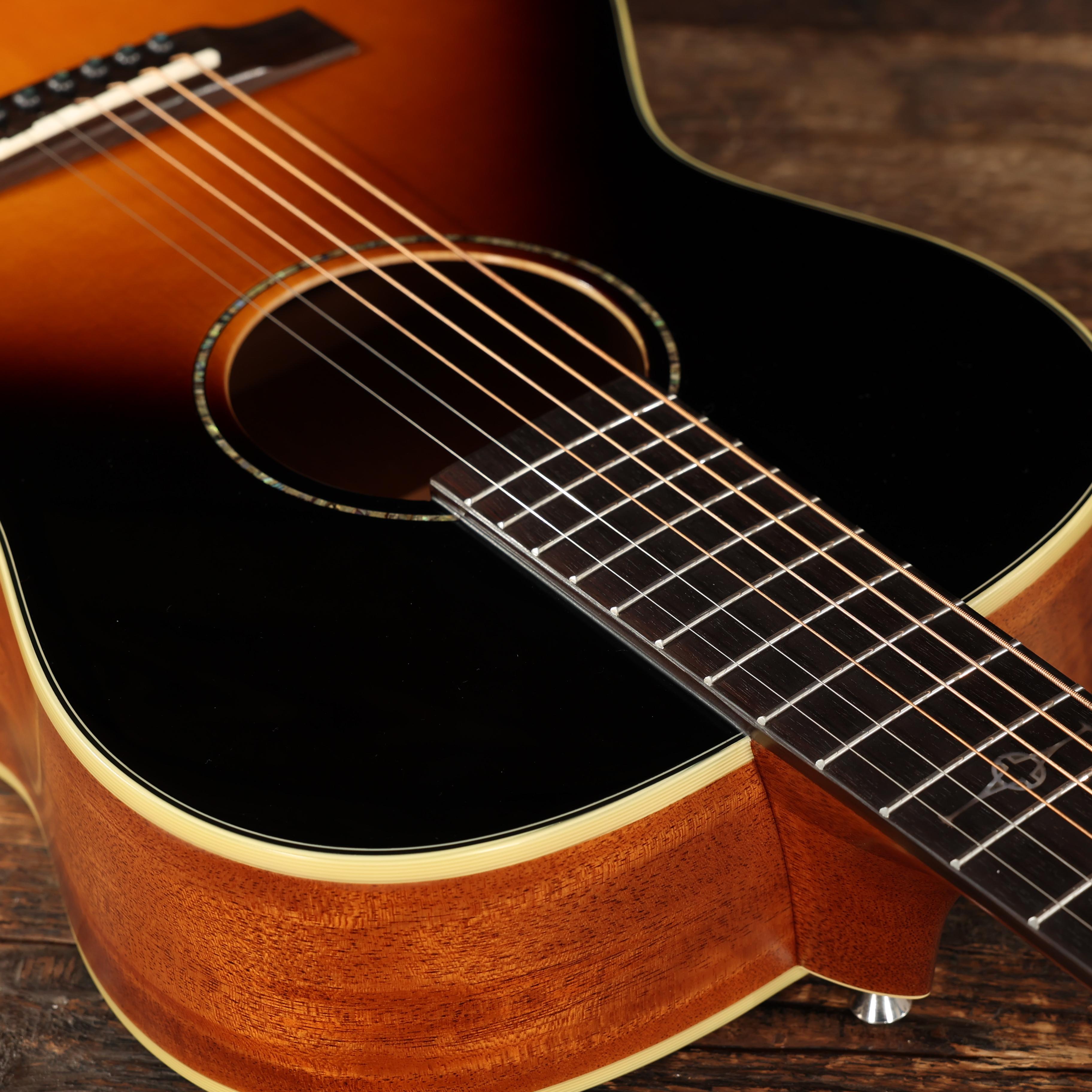 Alvarez Masterworks MDLT60 Delta Parlour Acoustic Guitar in Sunburst - MWDELTA00SB (11).jpg