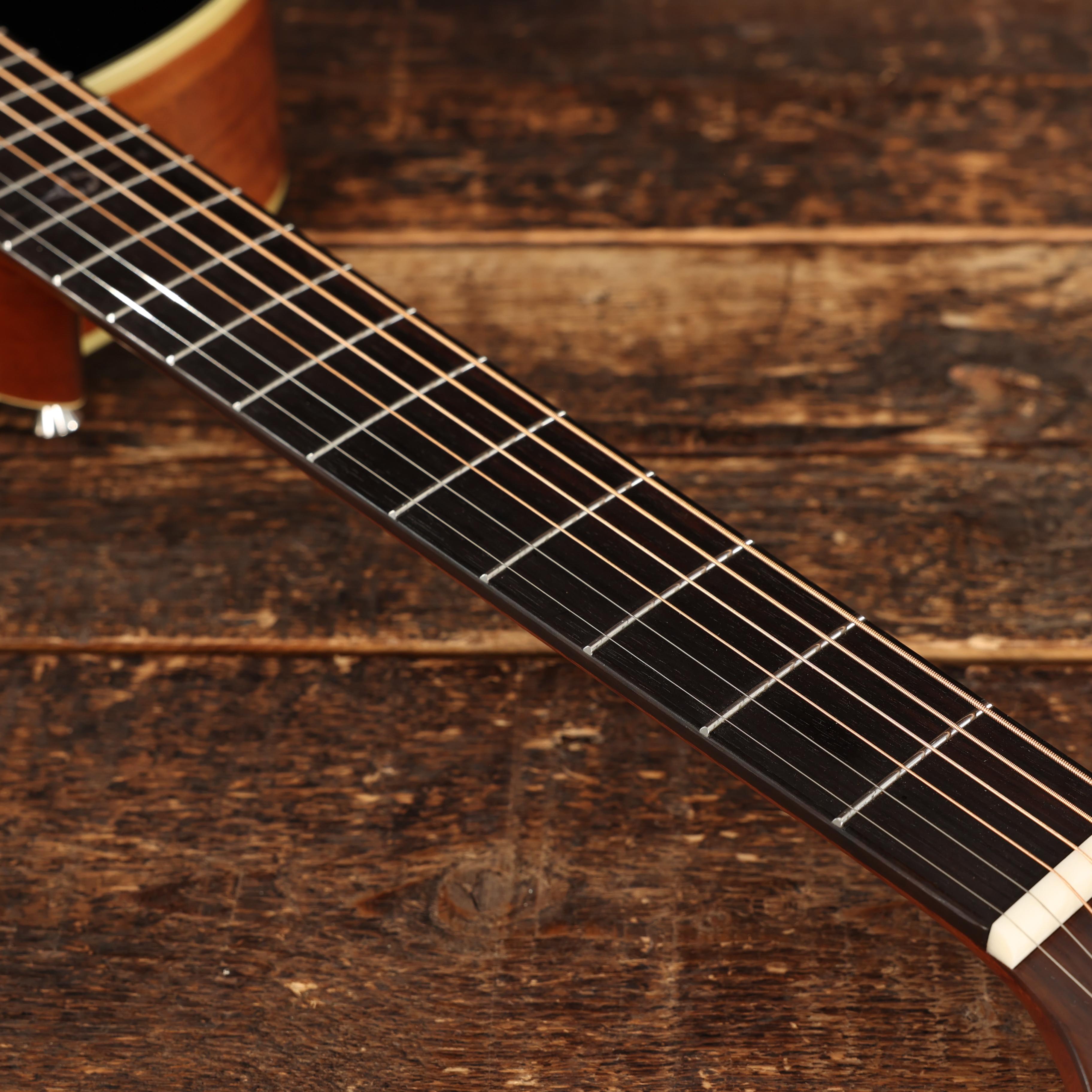Alvarez Masterworks MDLT60 Delta Parlour Acoustic Guitar in Sunburst - MWDELTA00SB (12).jpg