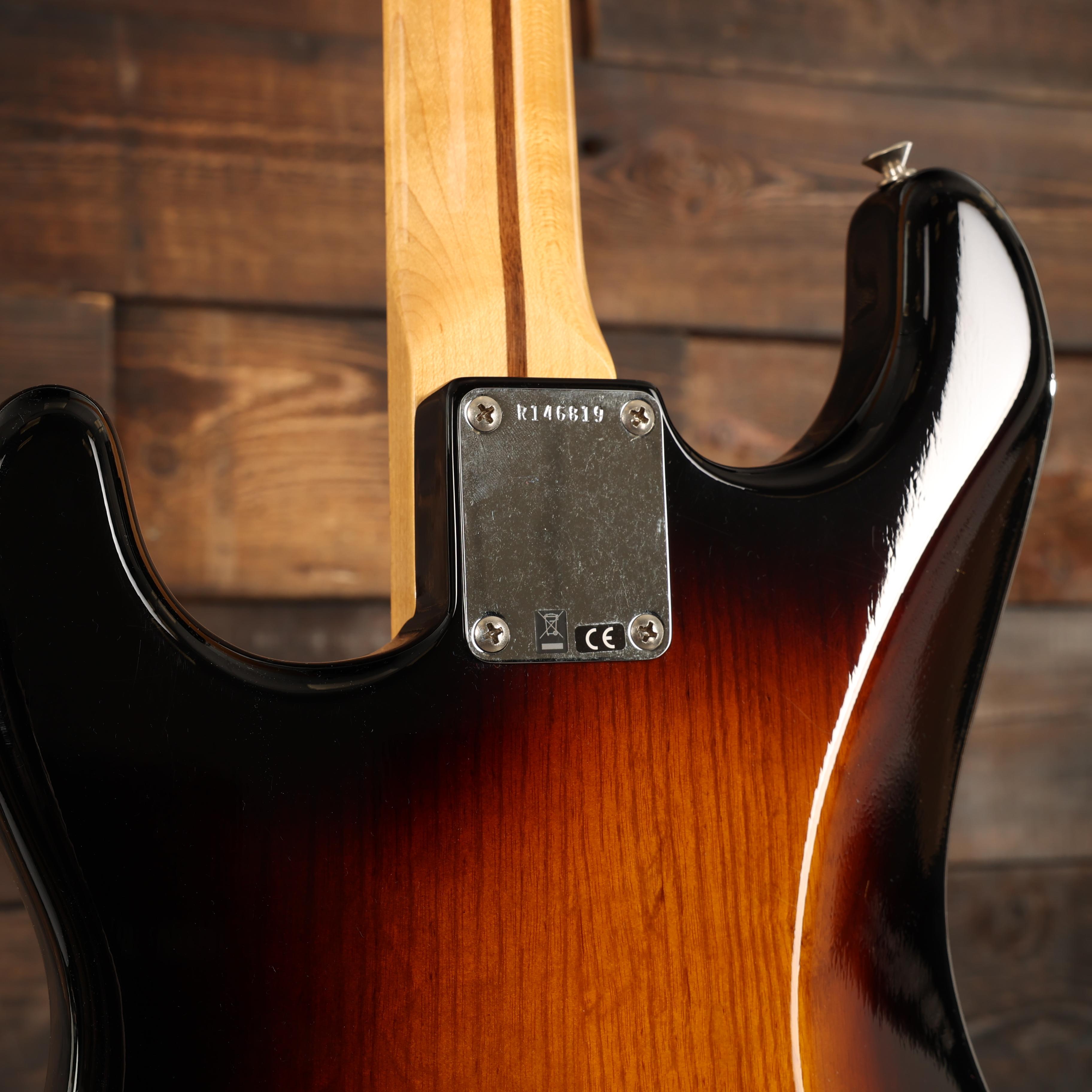 Fender Custom Shop Vintage Custom '55 Hardtail Stratocaster in Widefade Two Colour Sunburst - R146819 (6).jpg