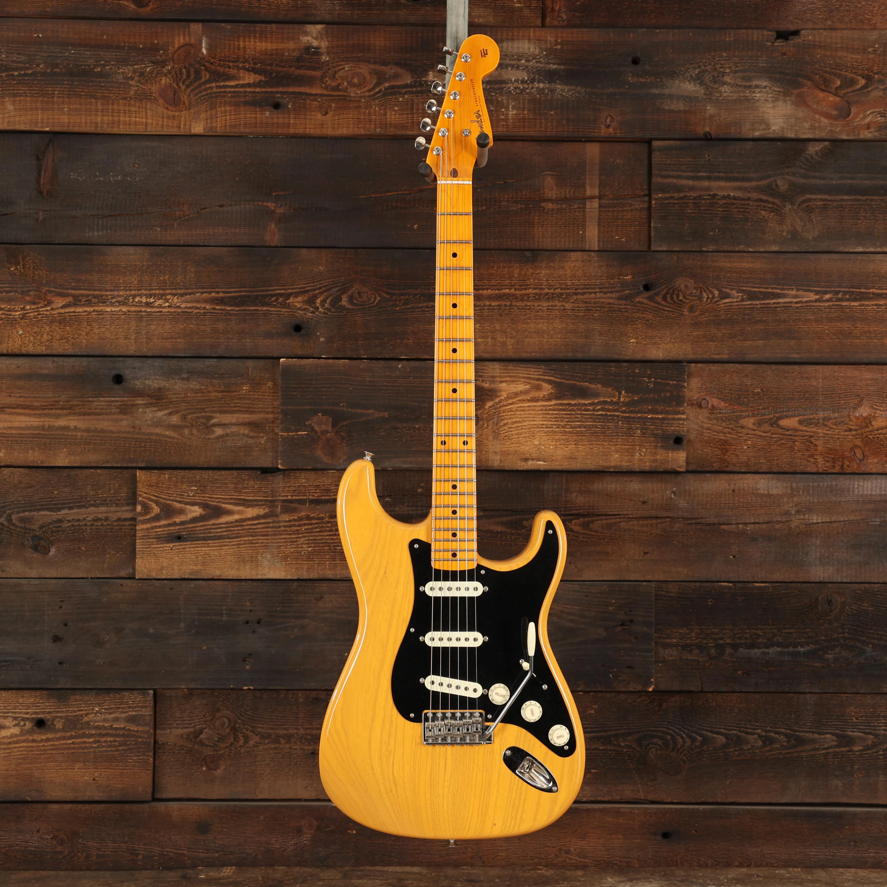 Fender Custom Shop '55 Closet Classic Stratocaster in Butterscotch Blonde - CZ585070 (4).jpg