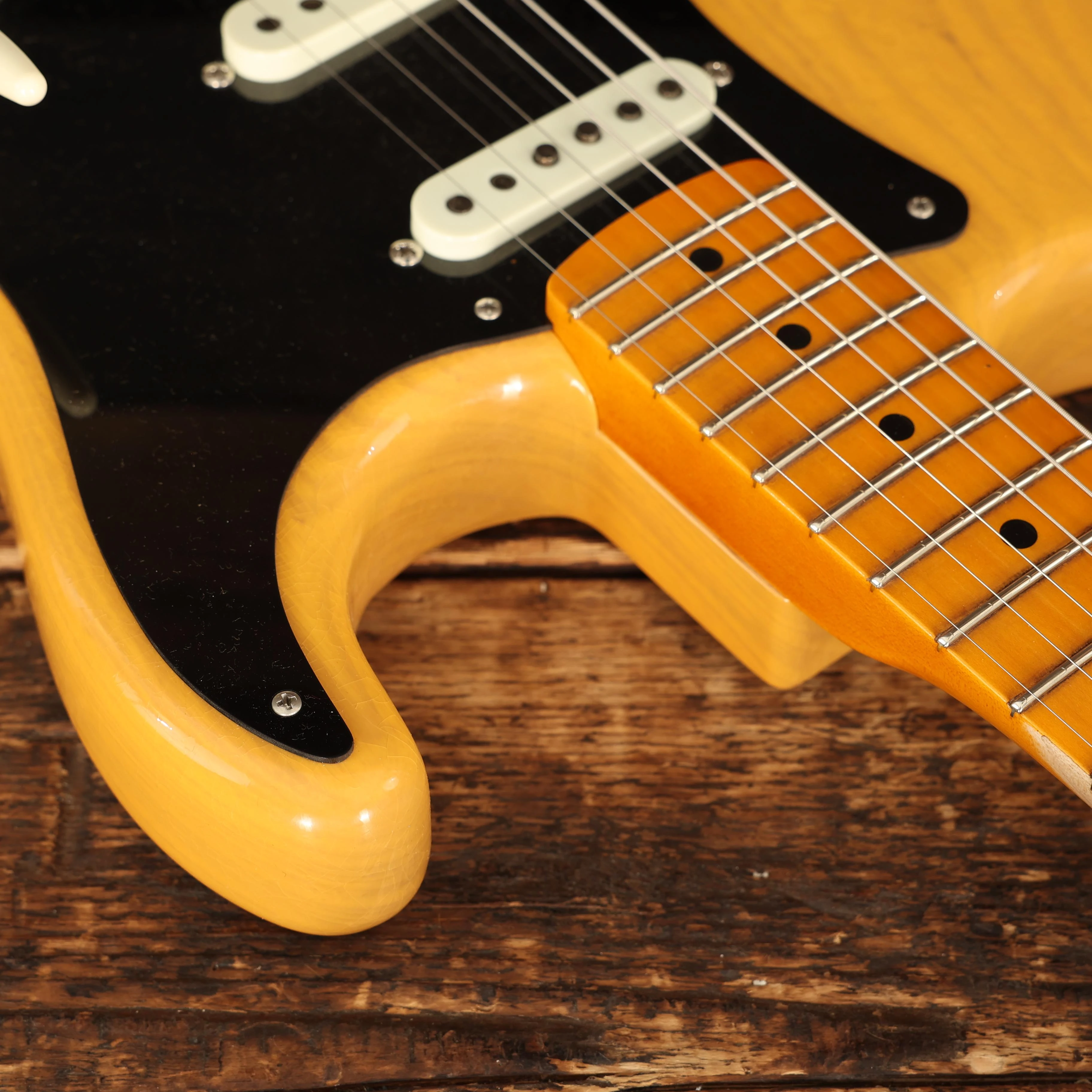 Fender Custom Shop '55 Closet Classic Stratocaster in Butterscotch Blonde - CZ585070 (14).jpg