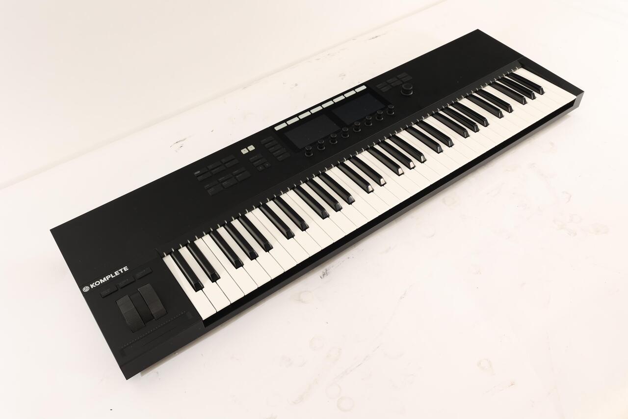 Second Hand Native Instruments Komplete Kontrol S61 MK2 098 - SH-134-0098 (3).jpg