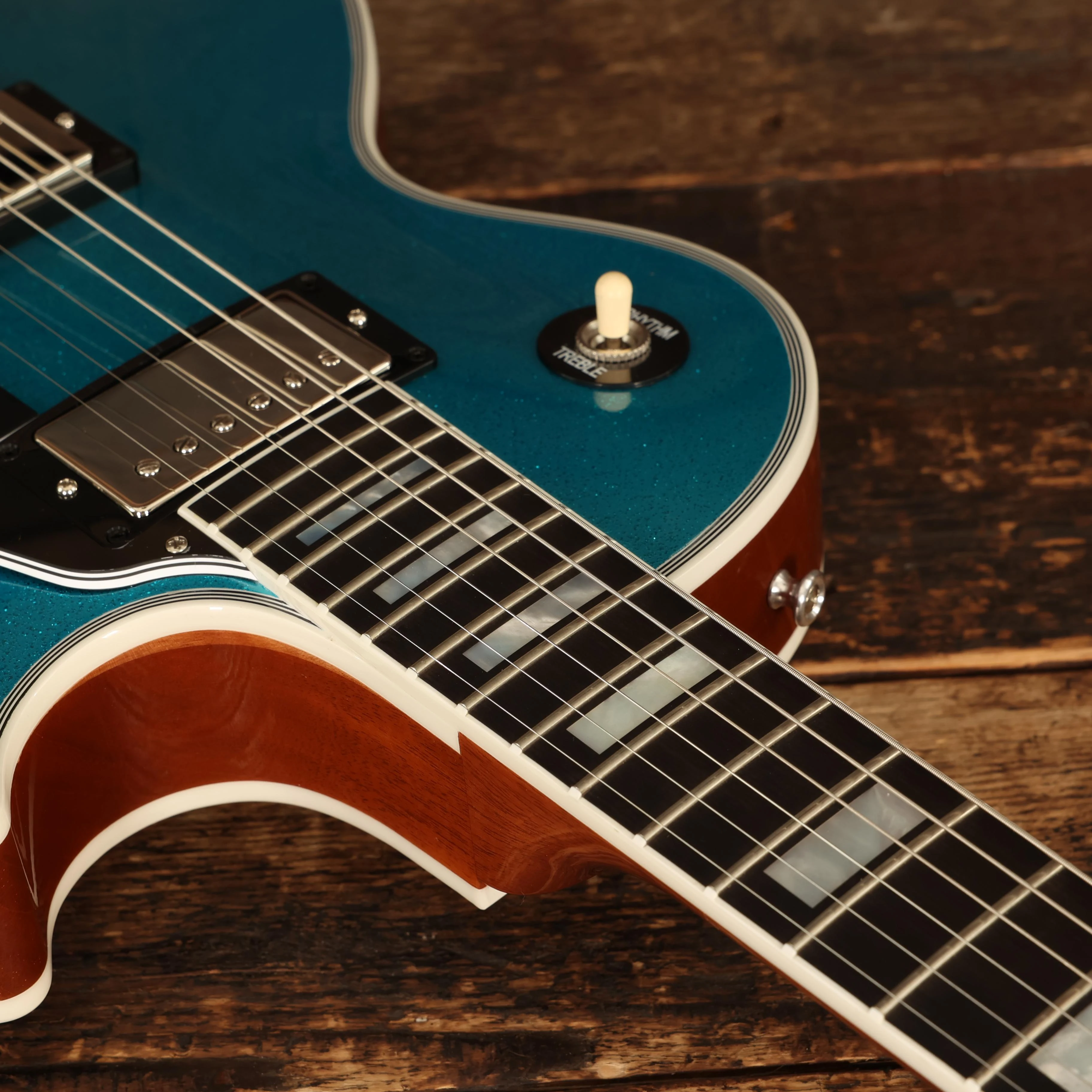 Gibson Custom Shop Les Paul Custom in Blue Gold Sparkle Gloss - CS503534 (12).JPG