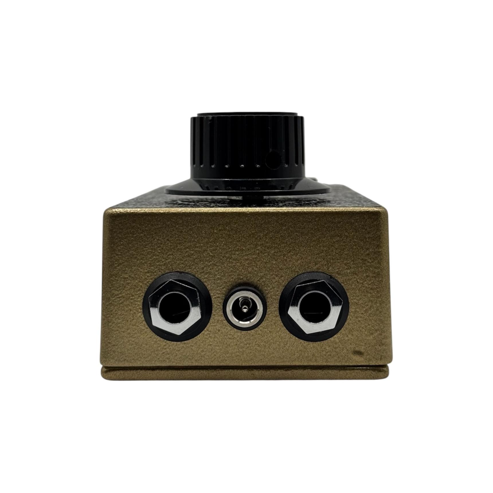 Does It Doom Aghartha Drone Distortion Preamp Pedal - DID-AGHARTHA-Jacks.jpg