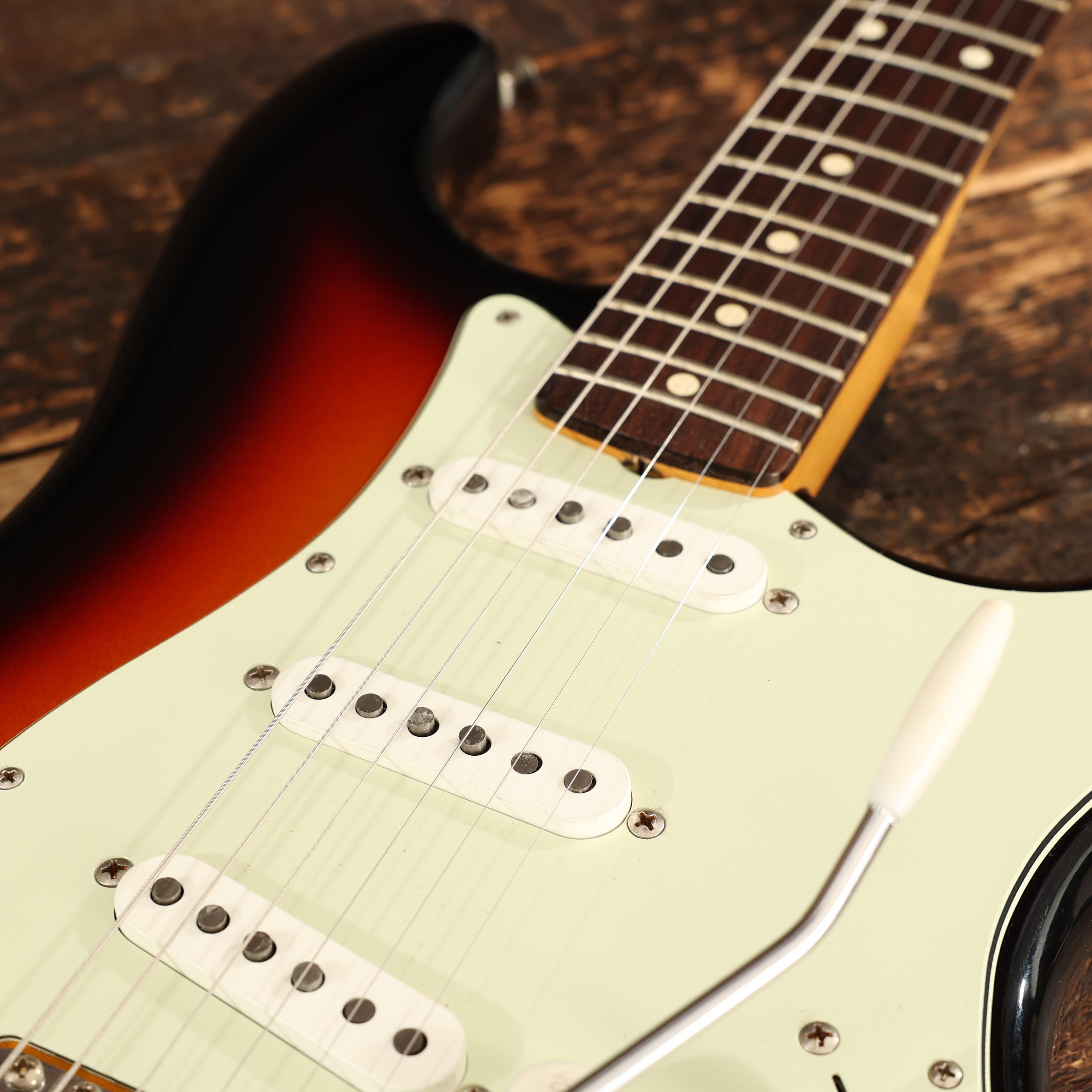 Fender Custom Spec Road Worn '60s Stratocaster in Three Colour Sunburst  - 0144070300 (8).jpg