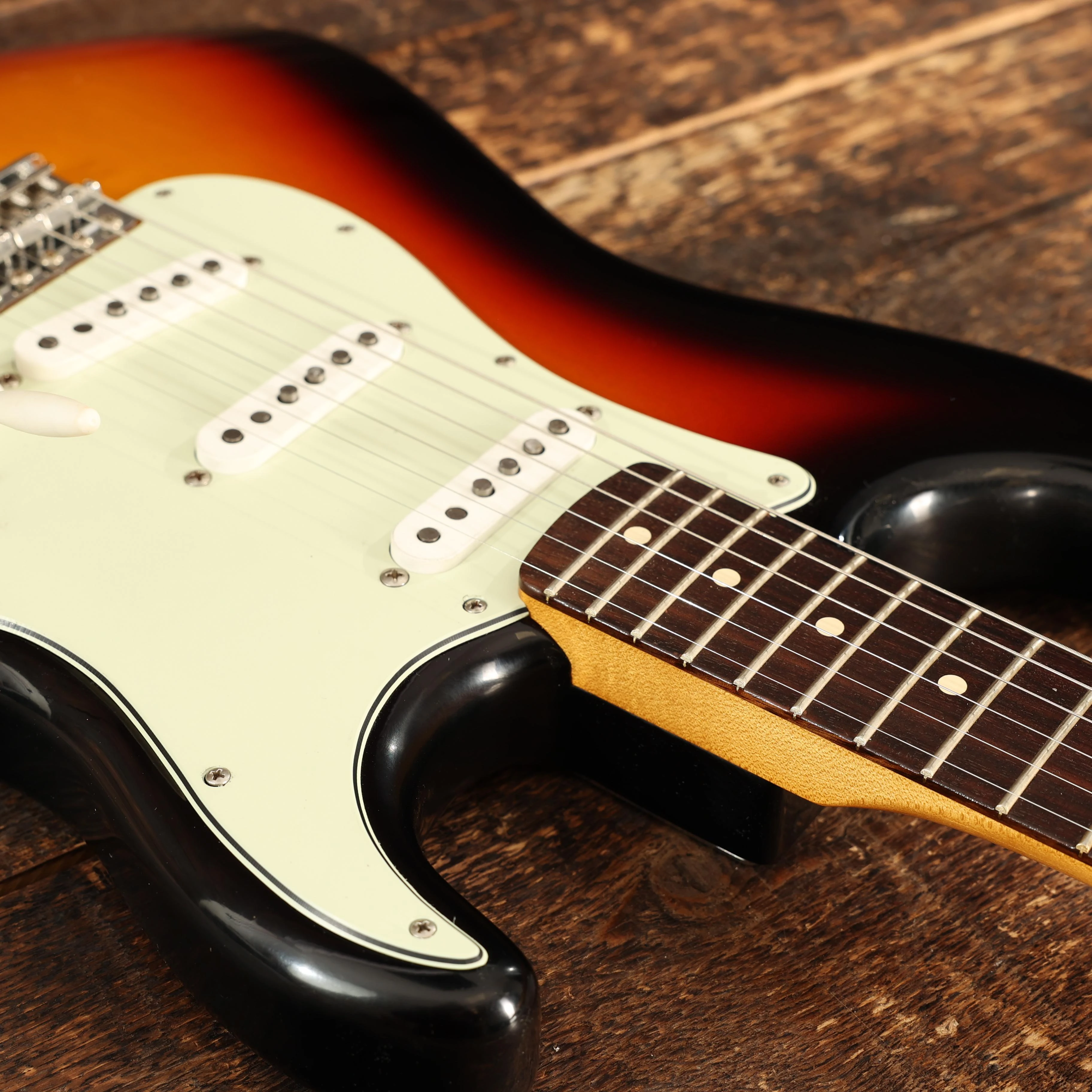Fender Road Worn 60s stratocaster 値下げ Fender FSR Road Worn 