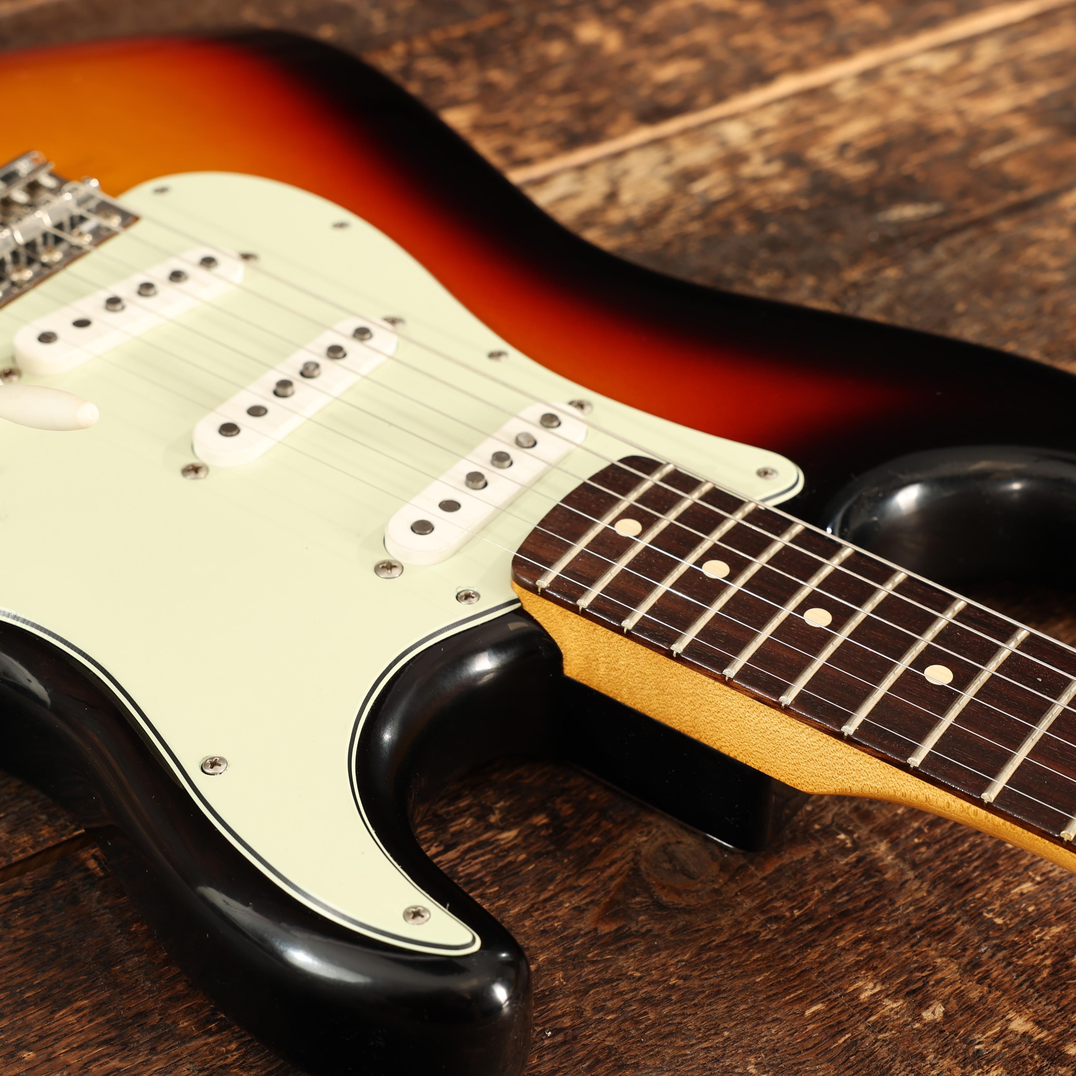 Fender Custom Spec Road Worn '60s Stratocaster in Three Colour Sunburst  - 0144070300 (11).jpg