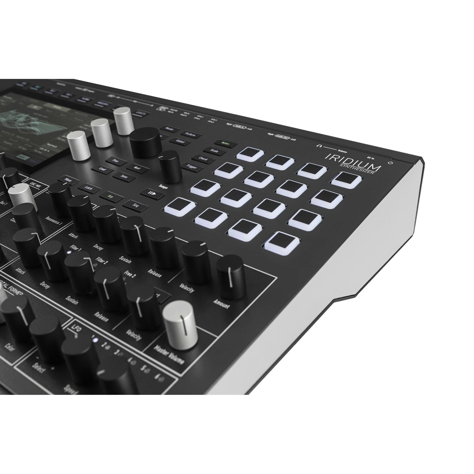 B Stock : Waldorf Iridium Desktop Synthesizer 012 - 394901-Waldorf-Iridium-Desktop-Synthesizer-Buttons.jpg